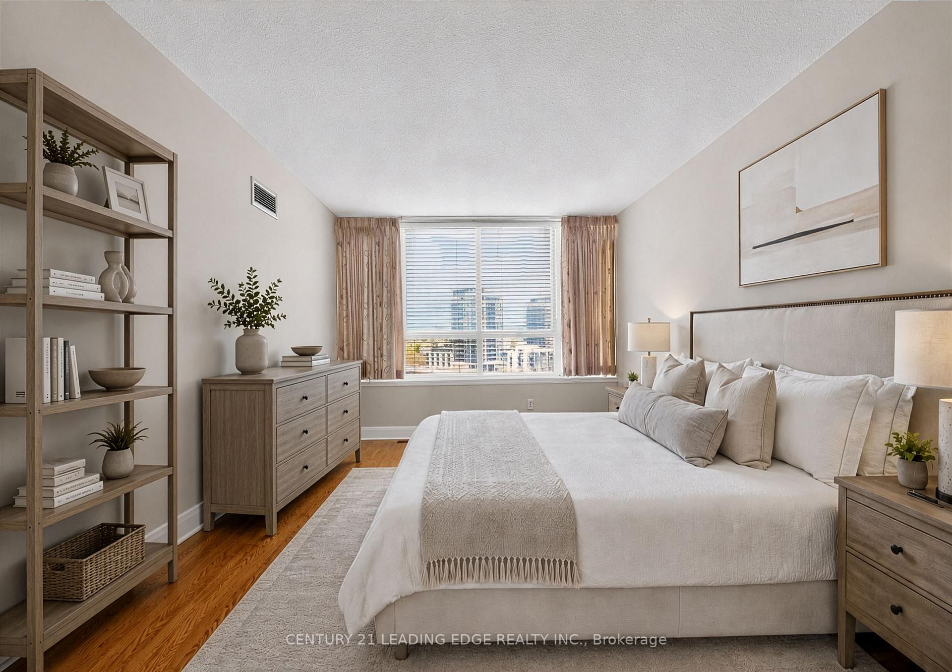 Photo 19 of Unit 1011, 33 Weldrick Road E, Richmond Hill, Observatory — HOMEH