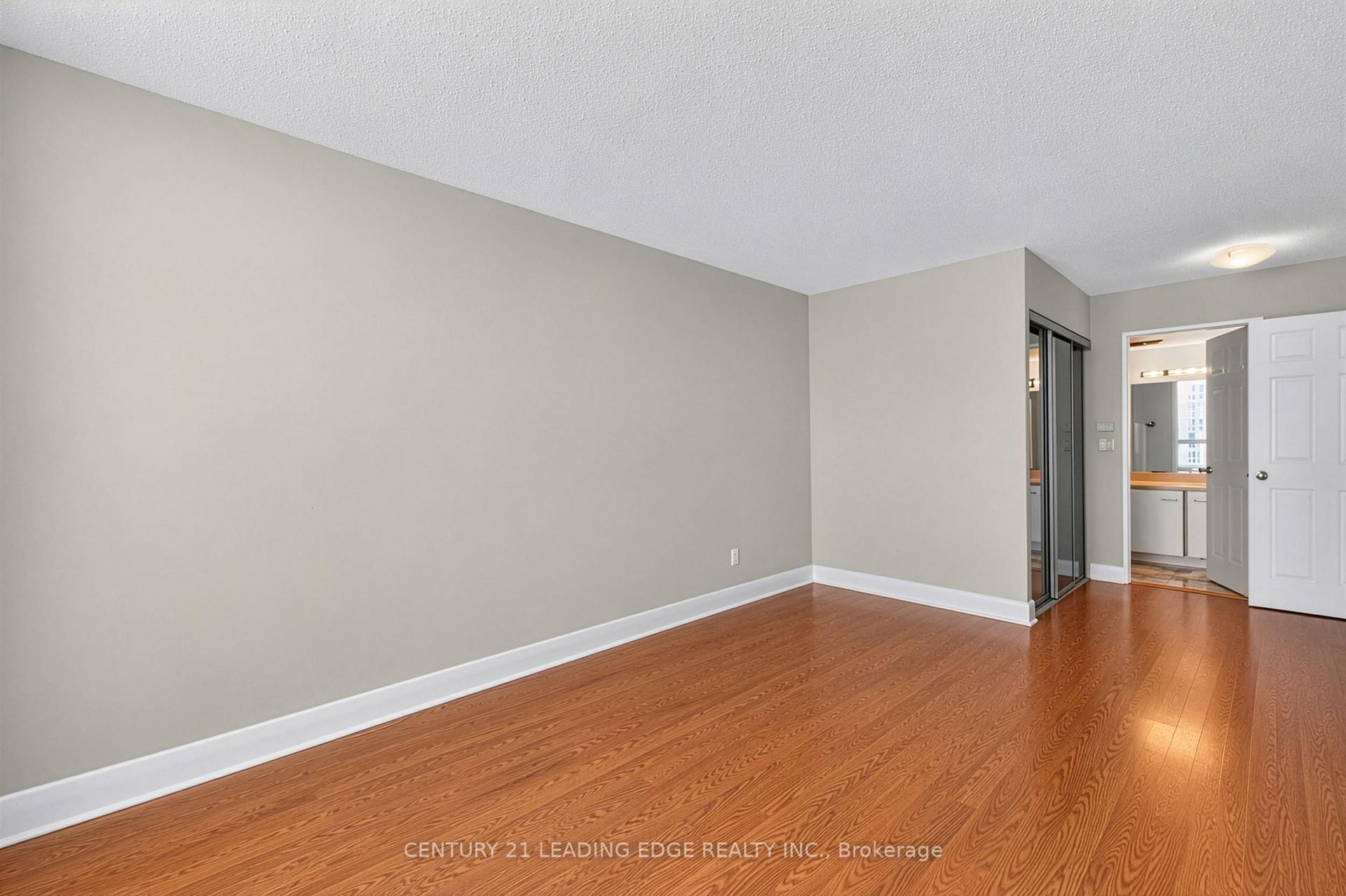 Photo 22 of Unit 1011, 33 Weldrick Road E, Richmond Hill, Observatory — HOMEH