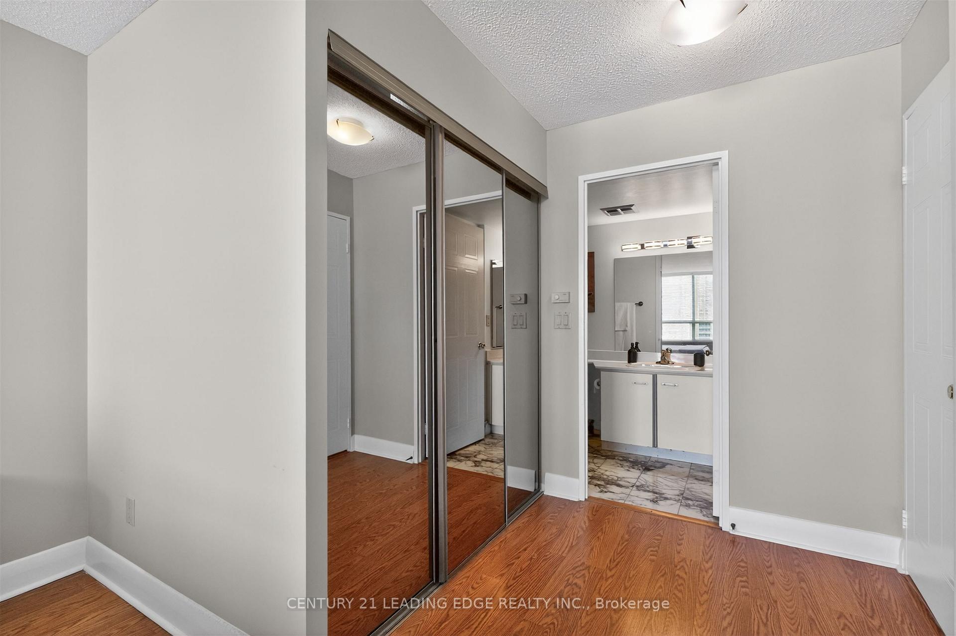 Photo 23 of Unit 1011, 33 Weldrick Road E, Richmond Hill, Observatory — HOMEH