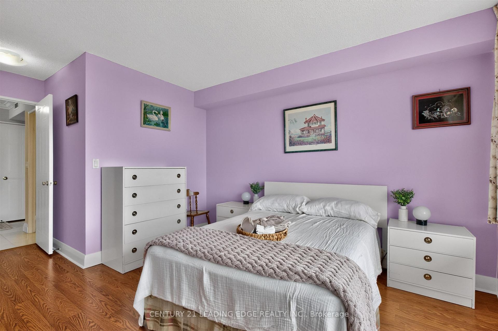 Photo 26 of Unit 1011, 33 Weldrick Road E, Richmond Hill, Observatory — HOMEH