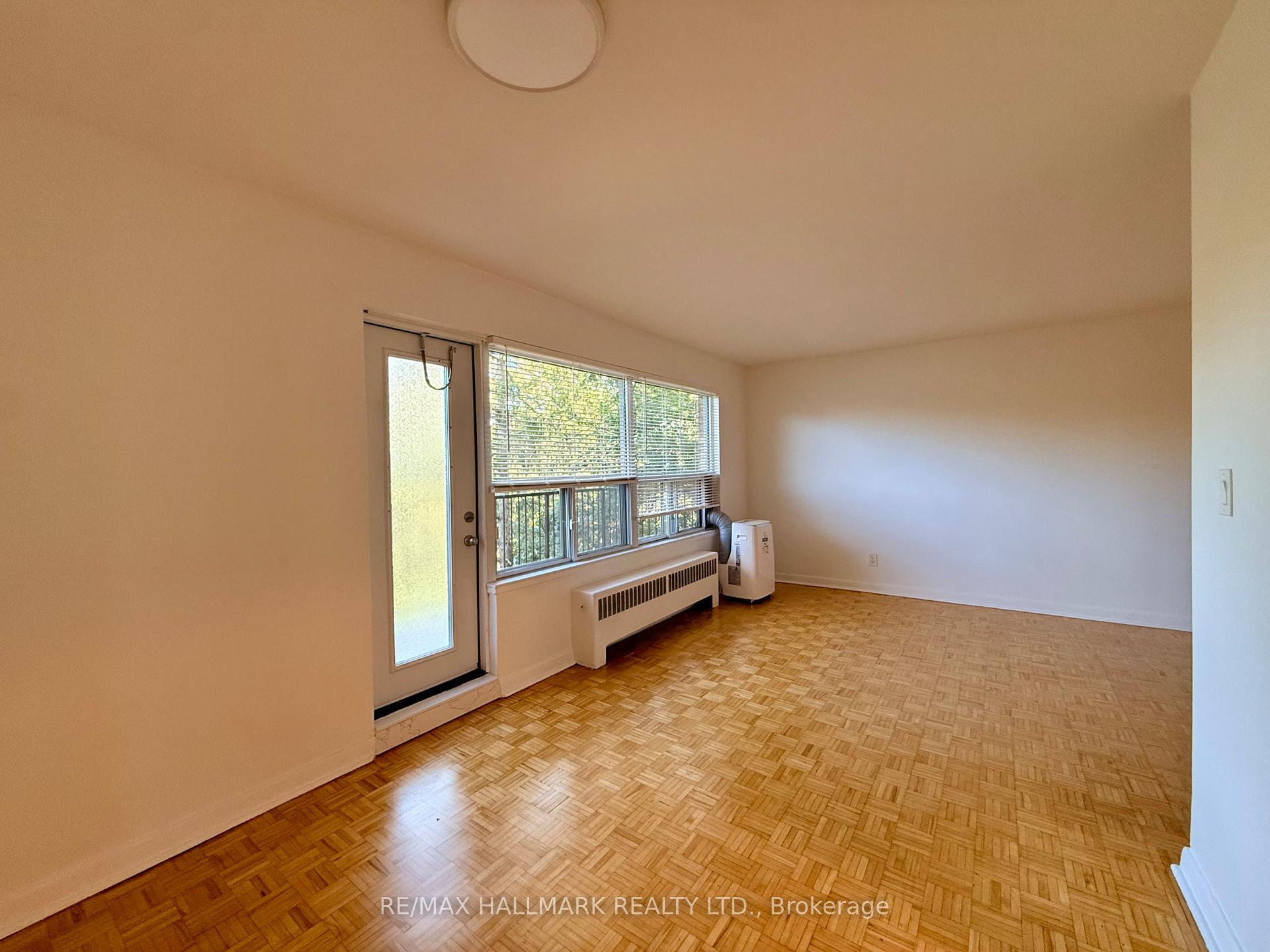 Photo 4 of Unit 305, 28 Upper Canada Drive, North York, St. Andrew-Windfields — HOMEH