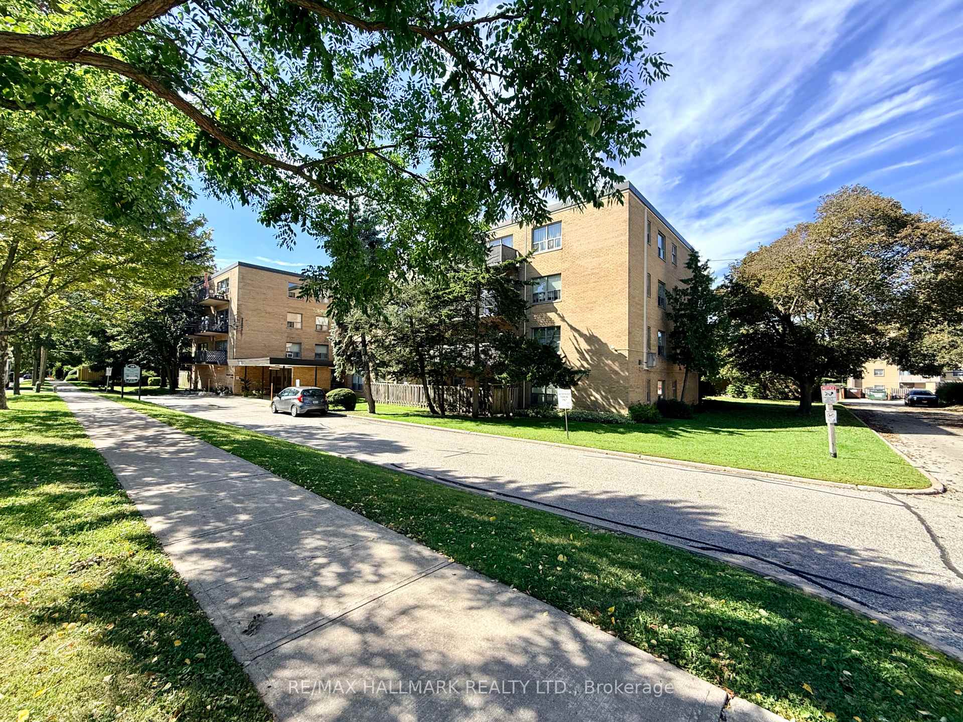 Photo 15 of Unit 305, 28 Upper Canada Drive, North York, St. Andrew-Windfields — HOMEH