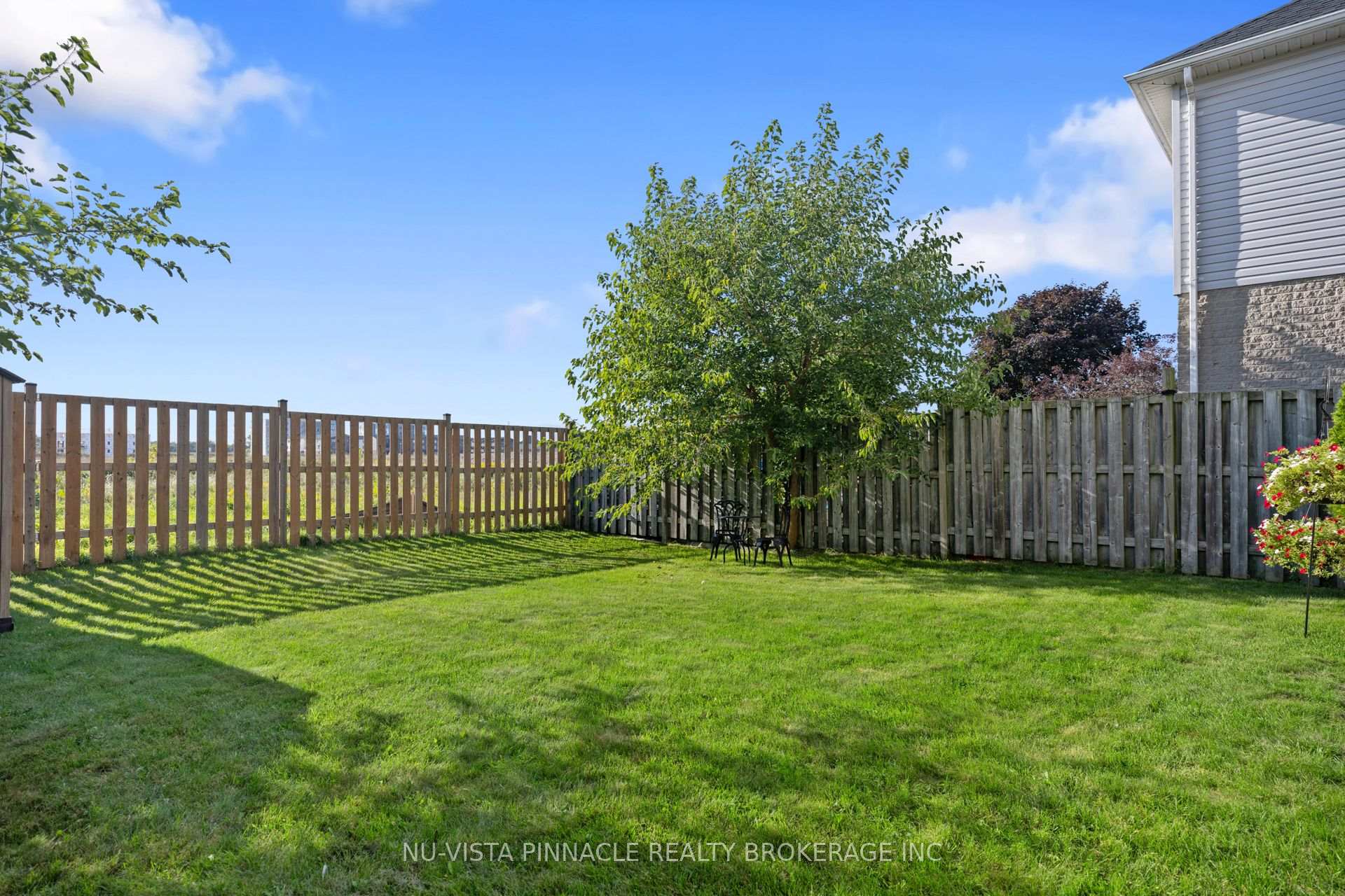 Photo 4 of 2504 Meadowgate Boulevard, London, South U — HOMEH