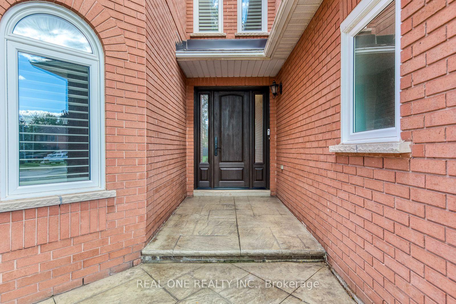 Photo 4 of 415 March Crescent, Oakville, River Oaks — HOMEH