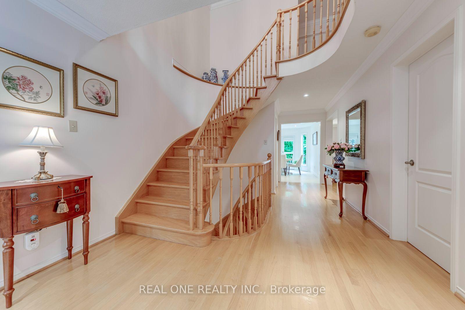 Photo 6 of 415 March Crescent, Oakville, River Oaks — HOMEH