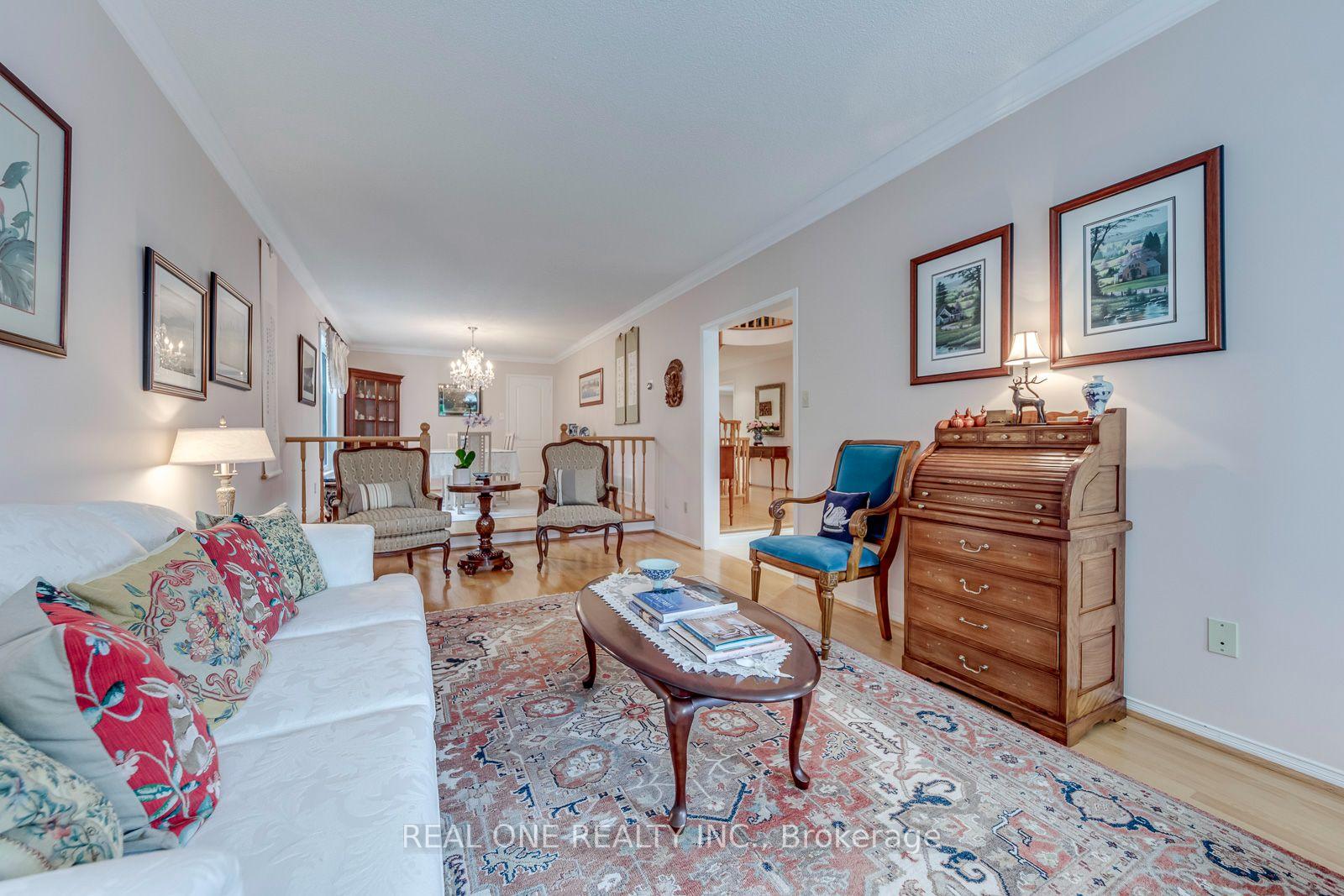Photo 9 of 415 March Crescent, Oakville, River Oaks — HOMEH