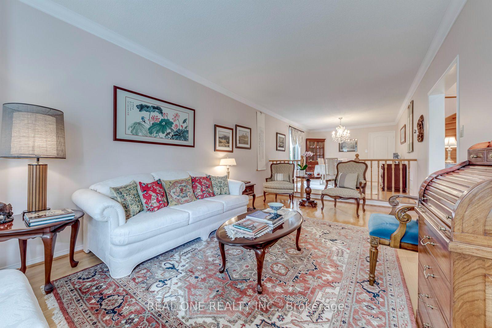 Photo 10 of 415 March Crescent, Oakville, River Oaks — HOMEH