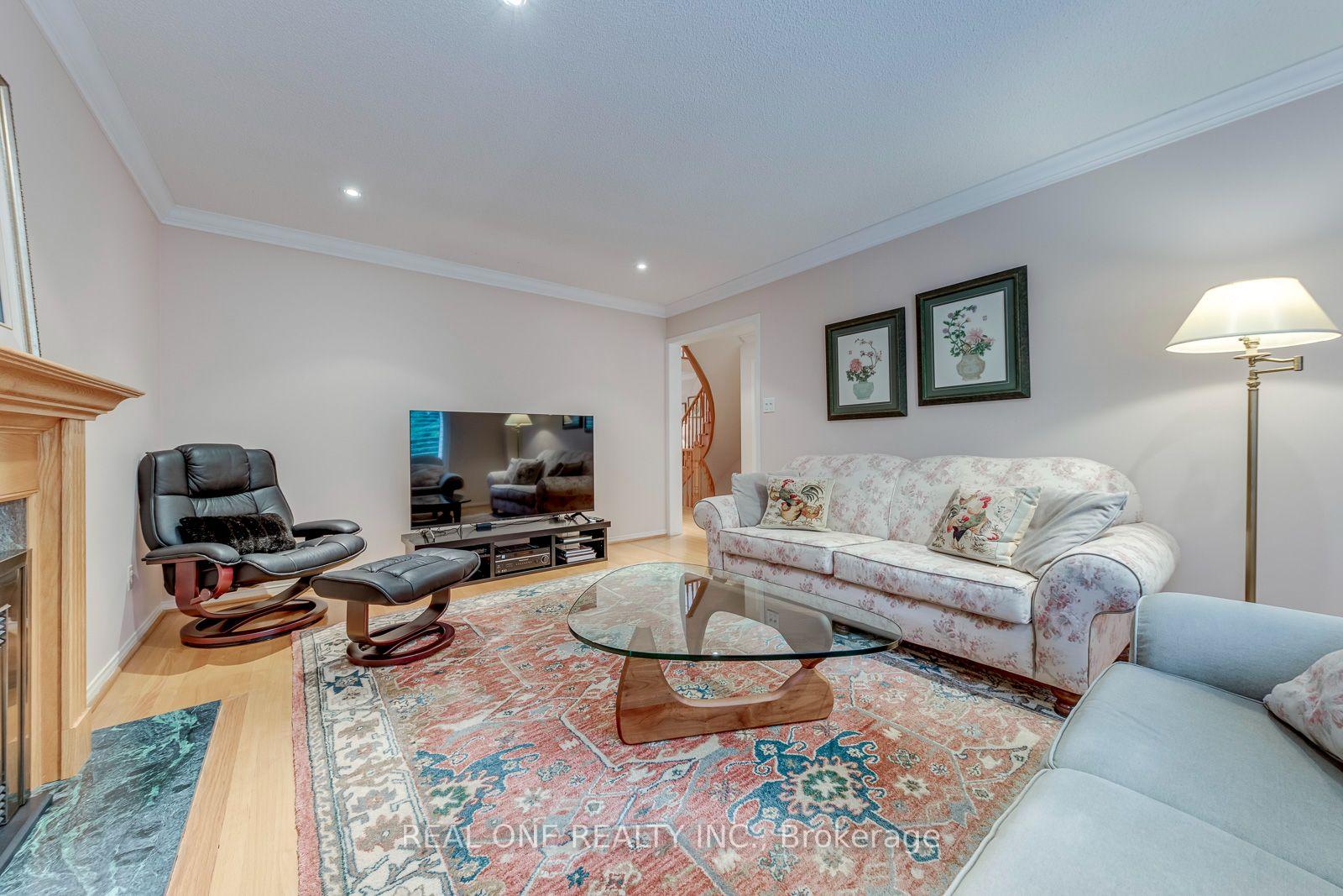 Photo 14 of 415 March Crescent, Oakville, River Oaks — HOMEH