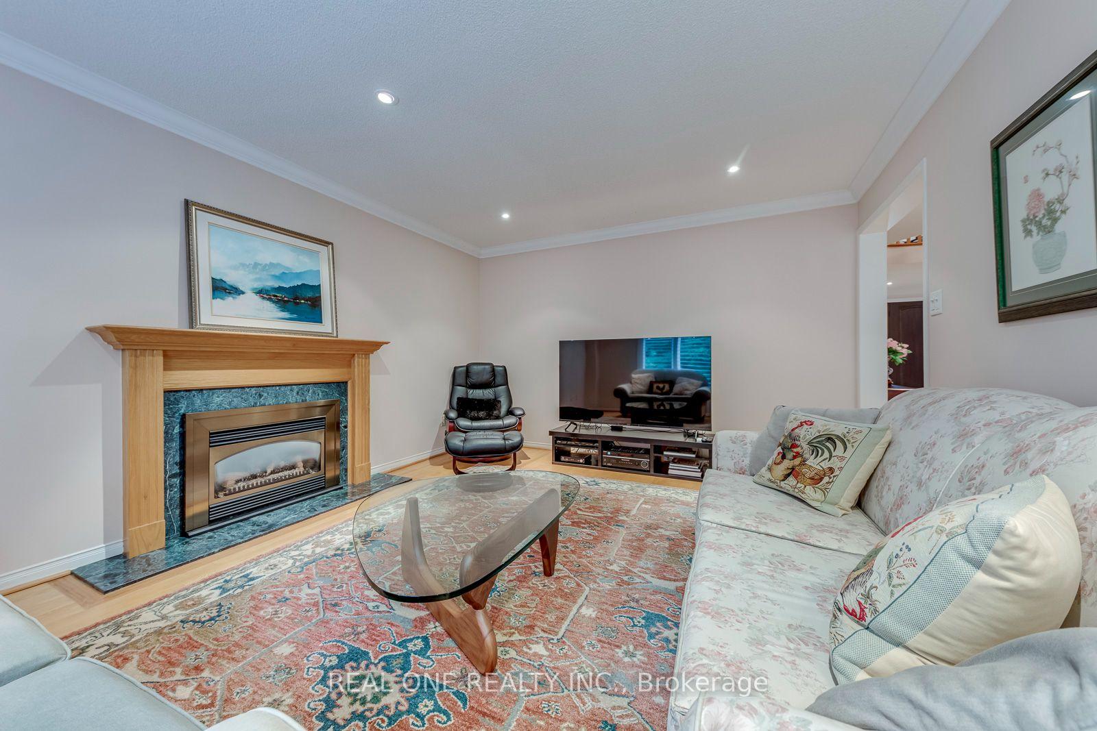 Photo 15 of 415 March Crescent, Oakville, River Oaks — HOMEH
