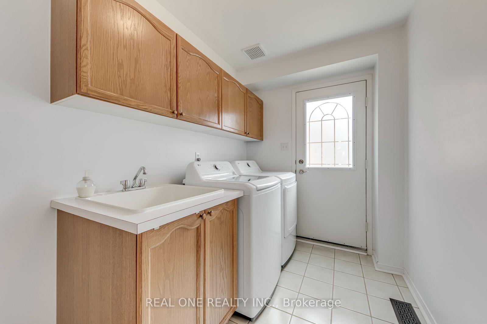 Photo 25 of 415 March Crescent, Oakville, River Oaks — HOMEH
