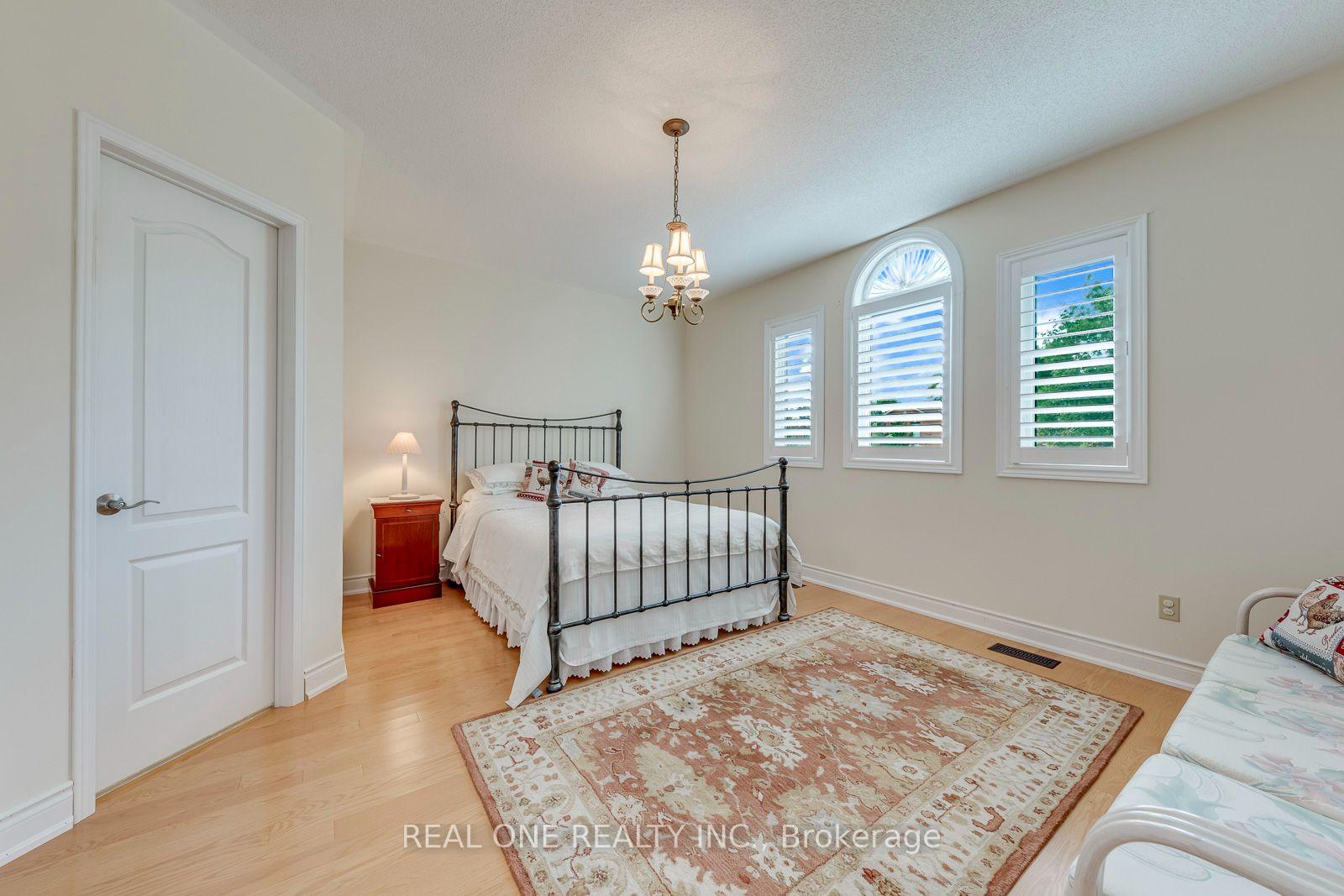 Photo 33 of 415 March Crescent, Oakville, River Oaks — HOMEH
