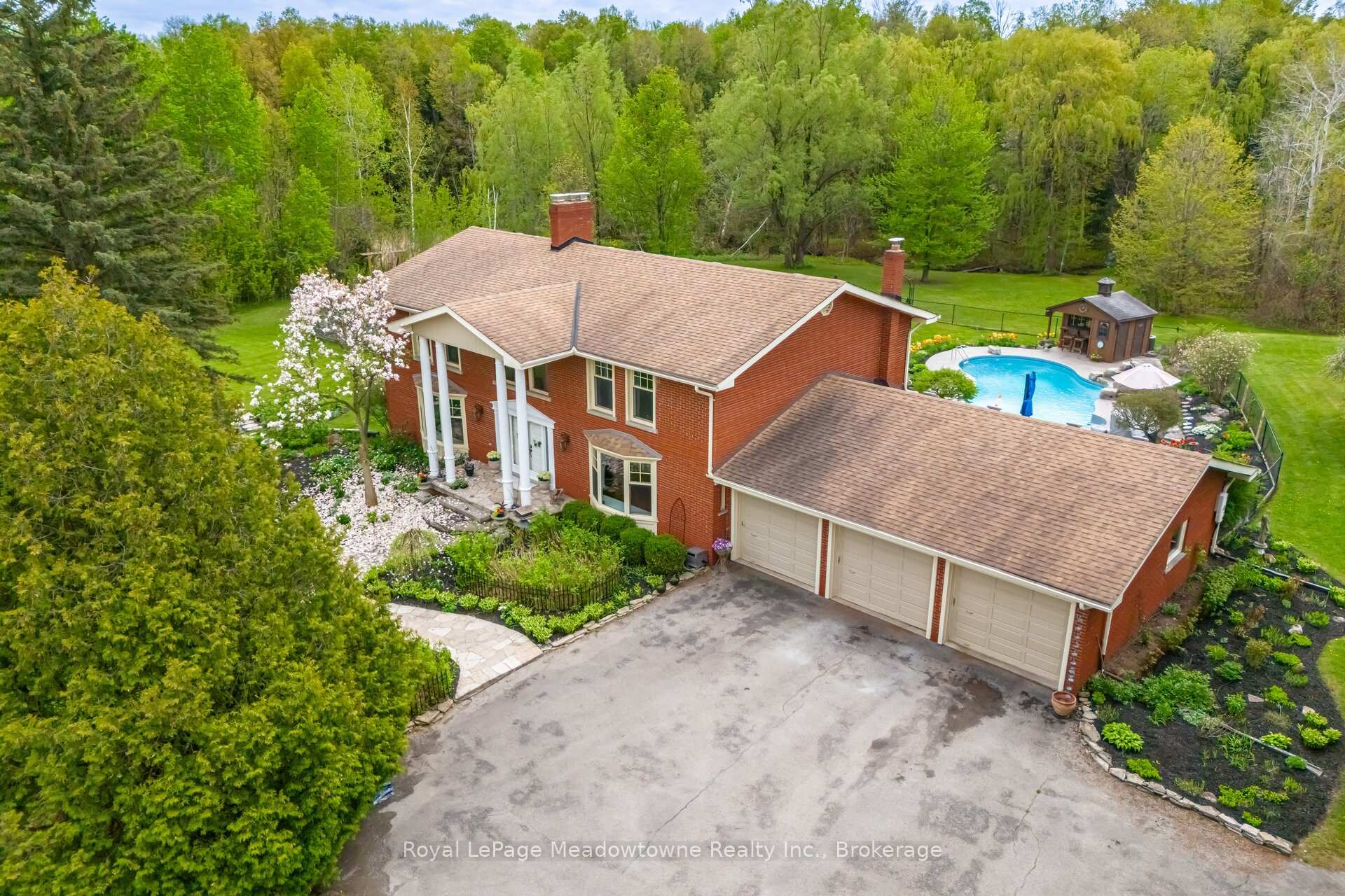 Photo 2 of 11302 Regional Rd 25, Halton Hills, Rural Esquesing — HOMEH