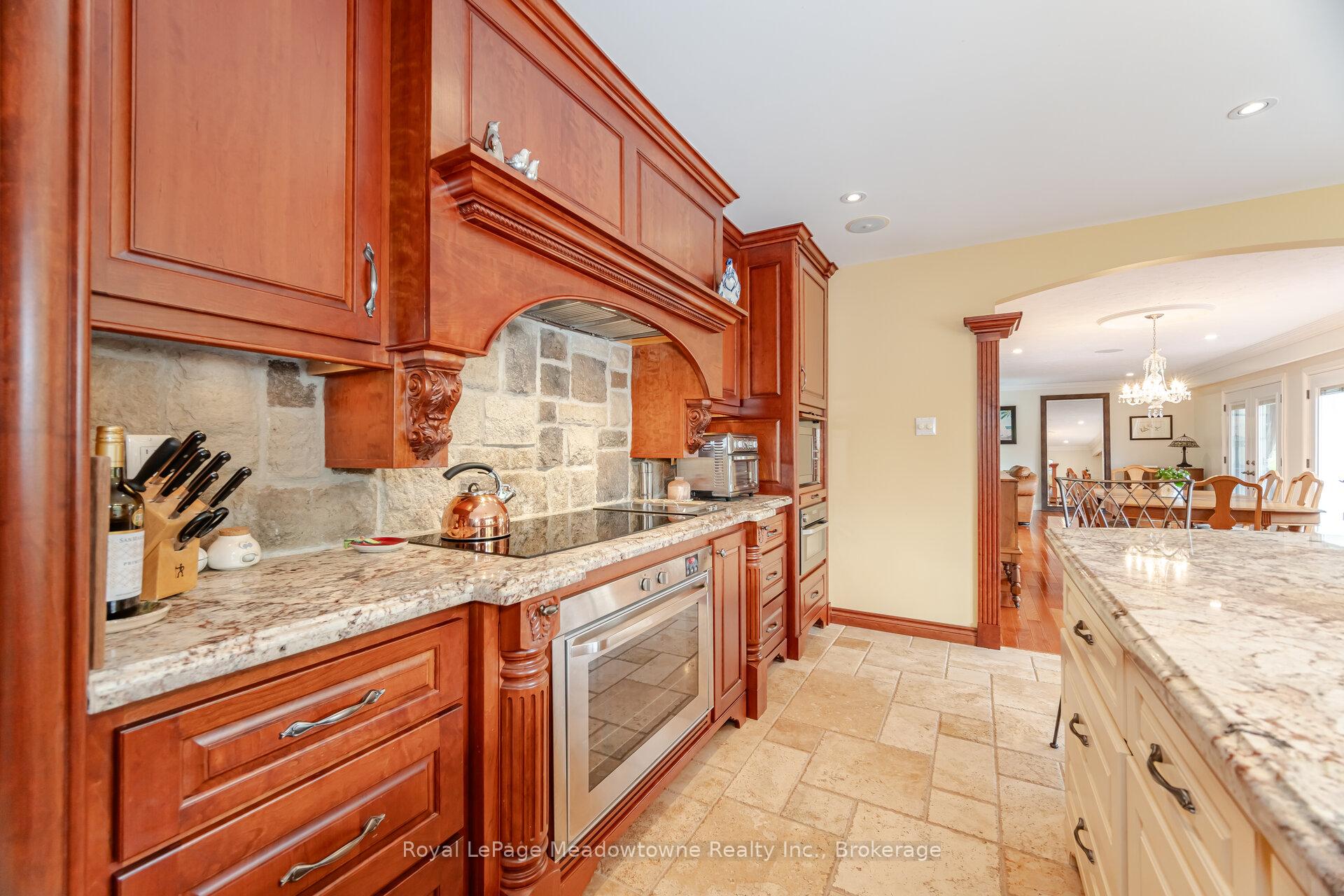 Photo 5 of 11302 Regional Rd 25, Halton Hills, Rural Esquesing — HOMEH