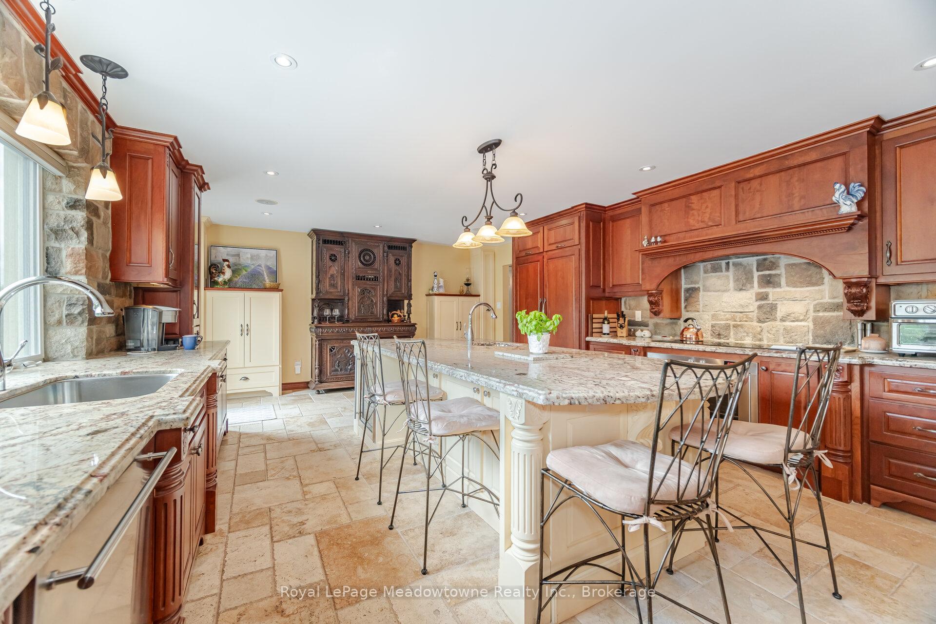 Photo 6 of 11302 Regional Rd 25, Halton Hills, Rural Esquesing — HOMEH