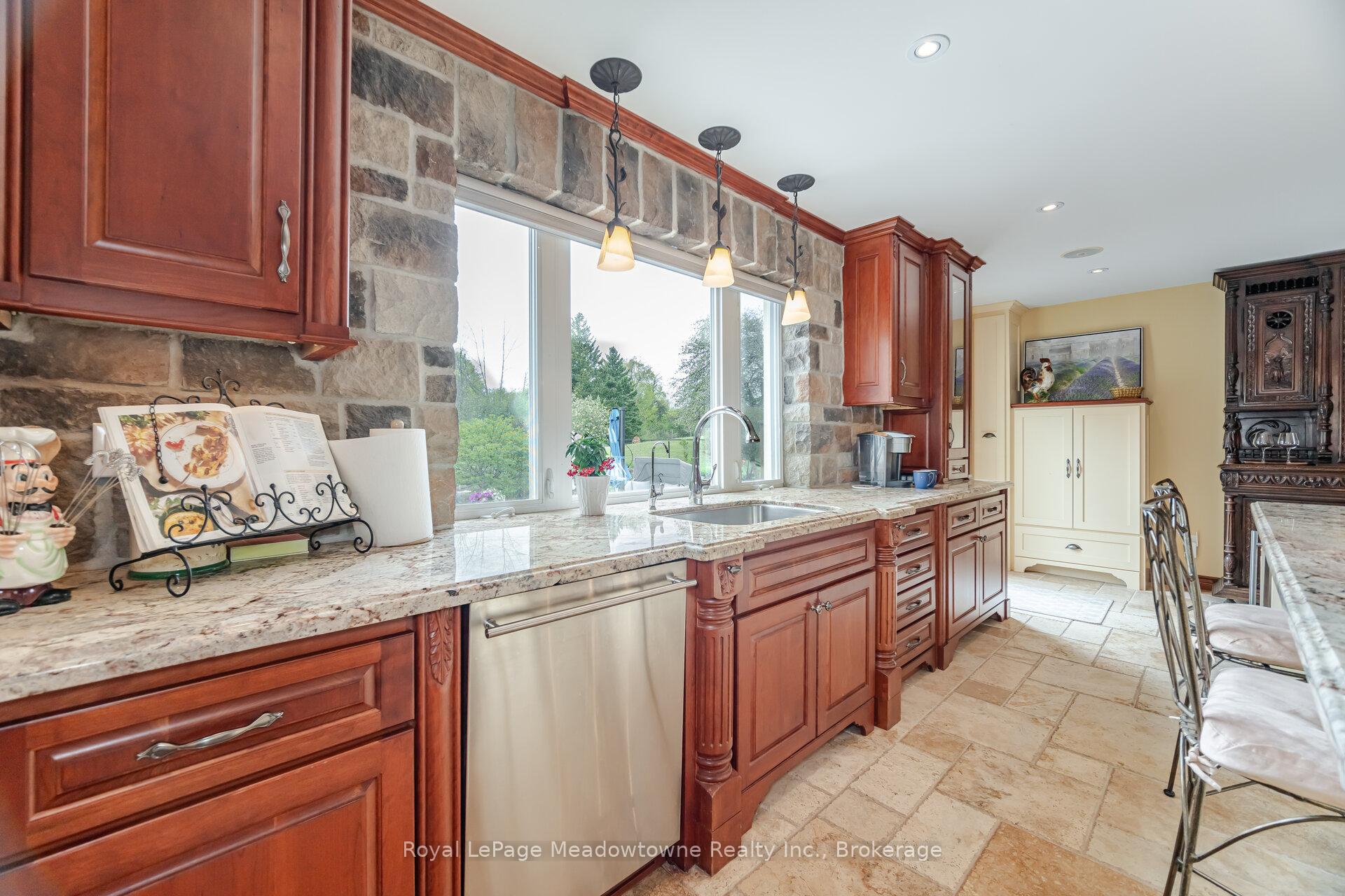Photo 7 of 11302 Regional Rd 25, Halton Hills, Rural Esquesing — HOMEH