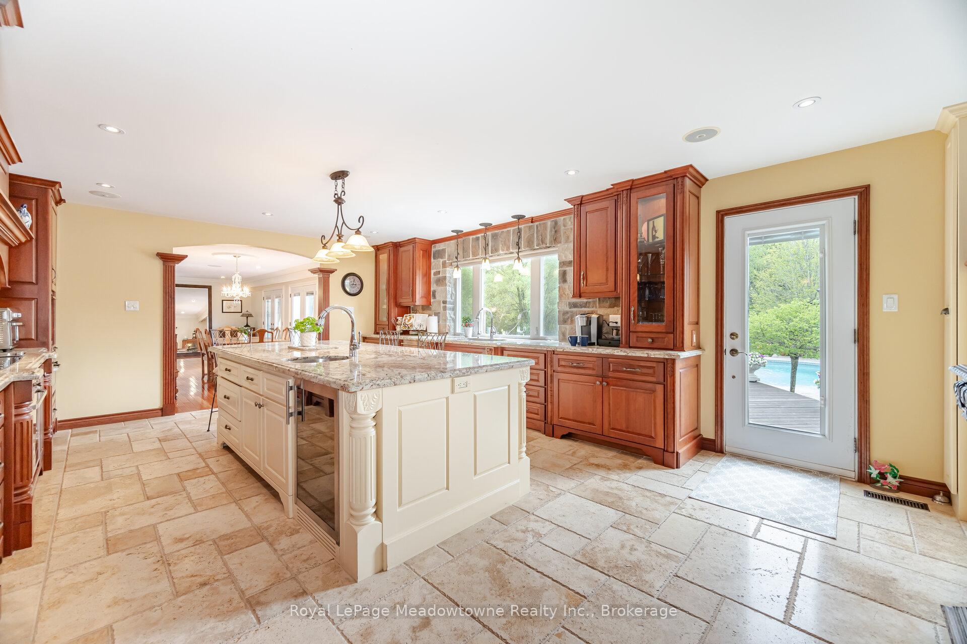 Photo 8 of 11302 Regional Rd 25, Halton Hills, Rural Esquesing — HOMEH