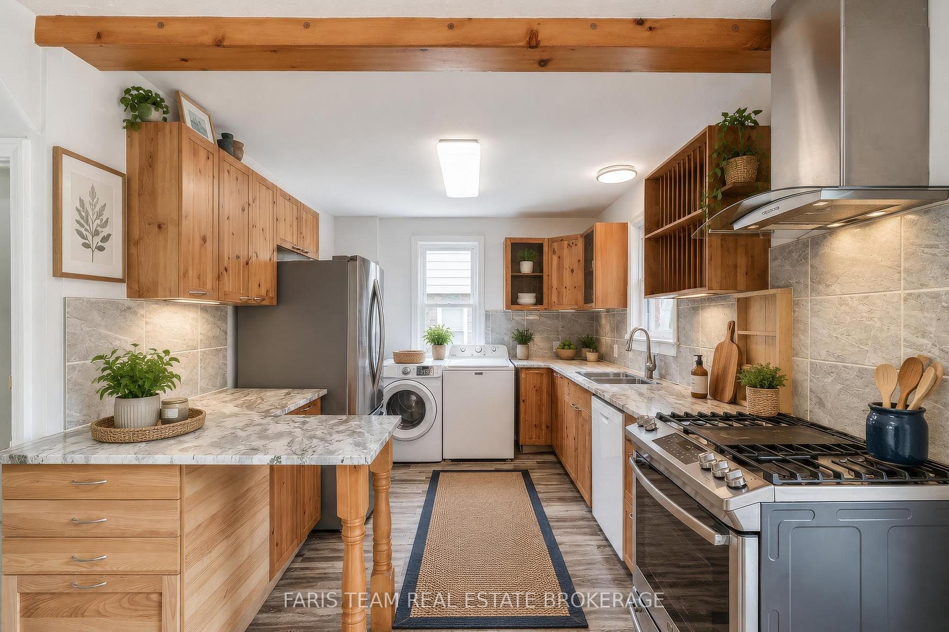 Photo 6 of 18 Holgate Street, Barrie, Allandale — HOMEH