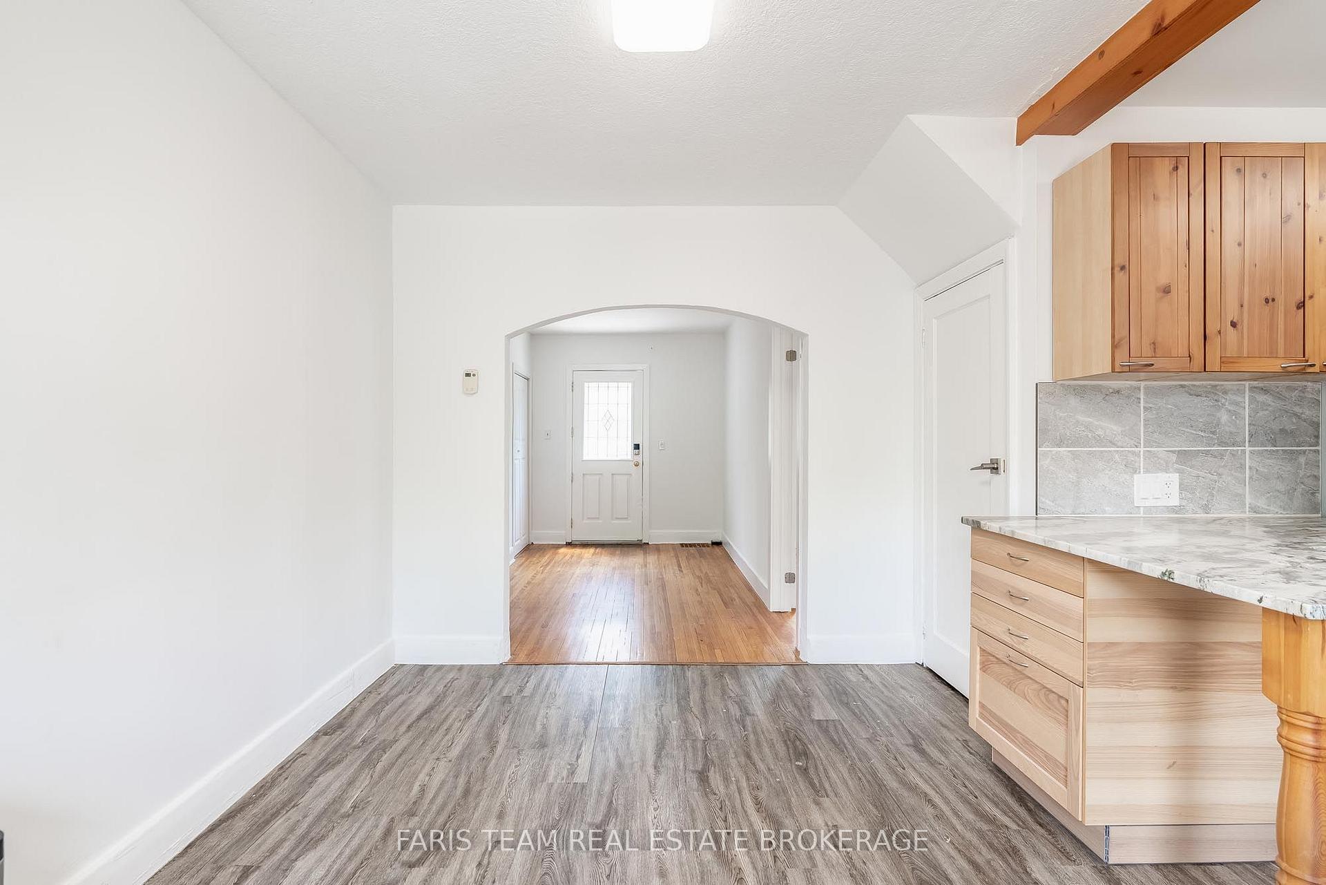 Photo 9 of 18 Holgate Street, Barrie, Allandale — HOMEH