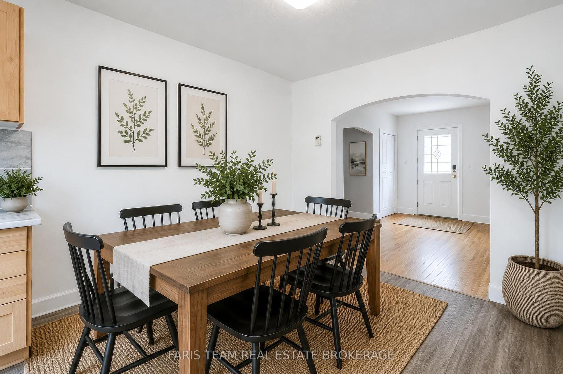 Photo 10 of 18 Holgate Street, Barrie, Allandale — HOMEH