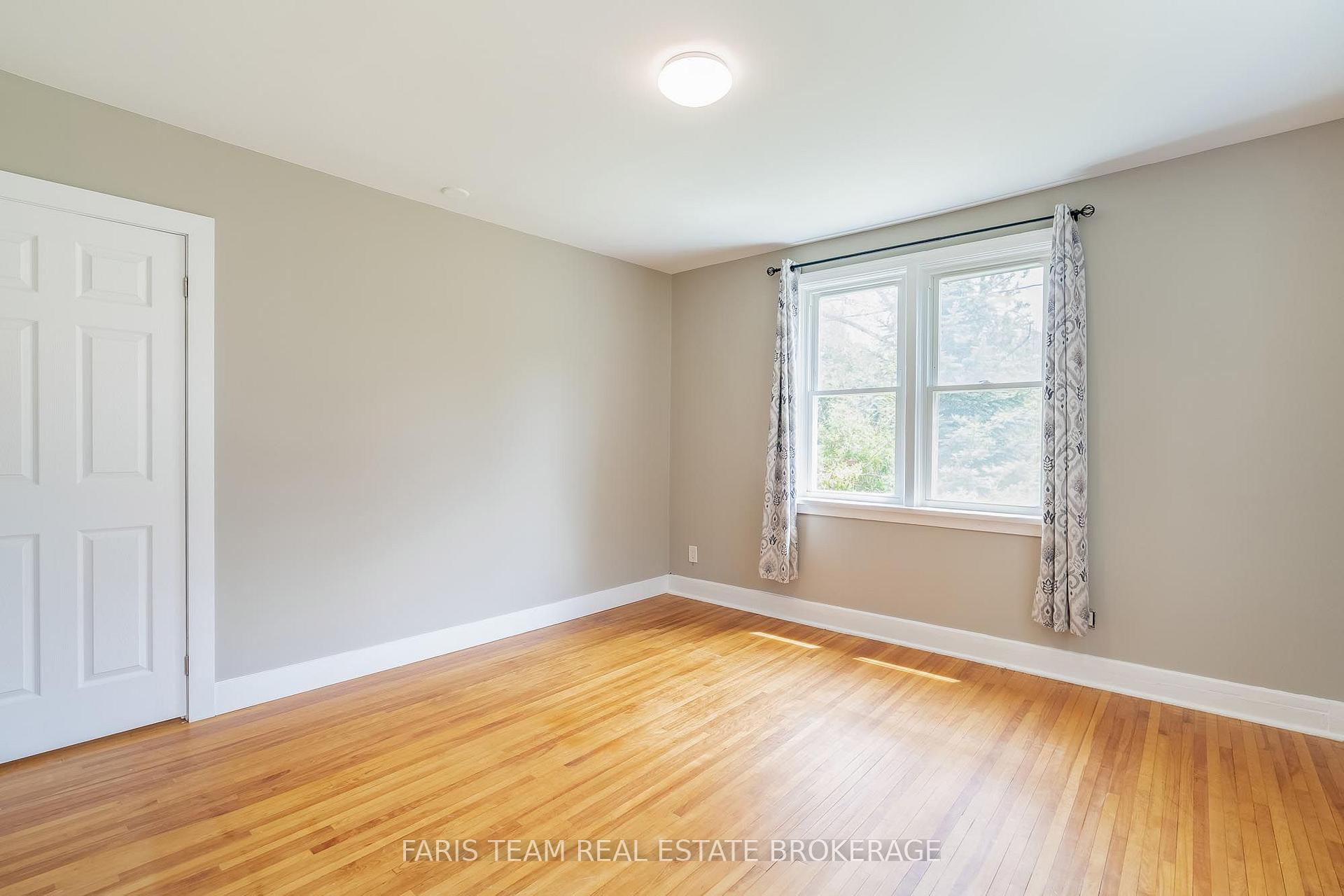 Photo 13 of 18 Holgate Street, Barrie, Allandale — HOMEH