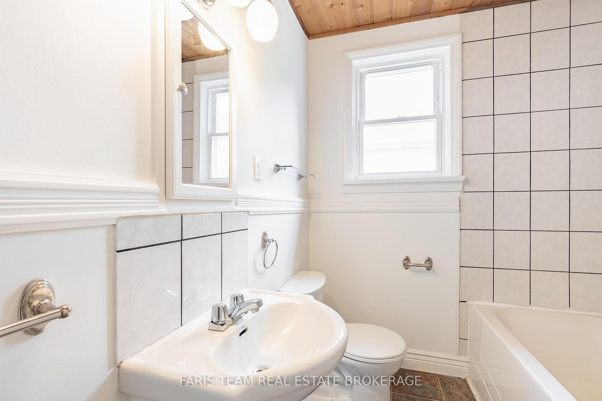 Photo 18 of 18 Holgate Street, Barrie, Allandale — HOMEH