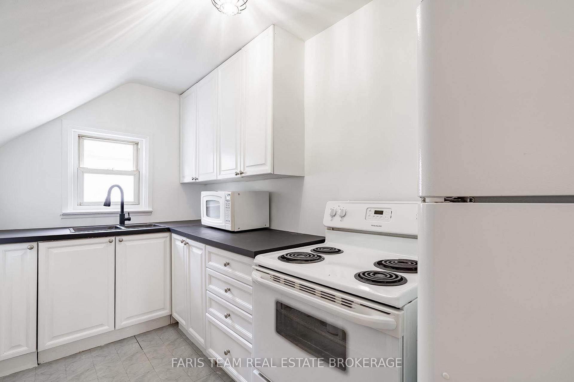 Photo 19 of 18 Holgate Street, Barrie, Allandale — HOMEH