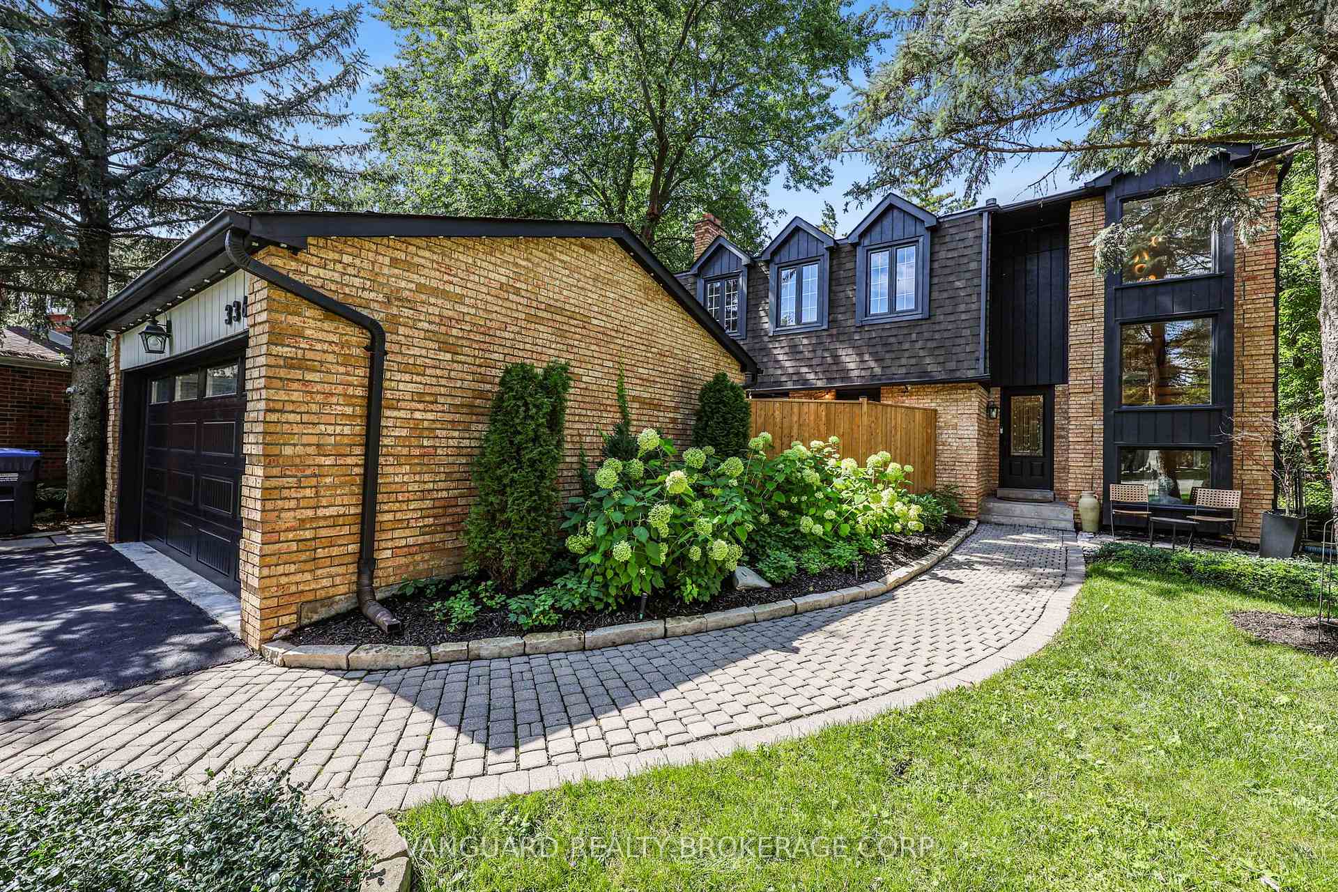 Photo 2 of 336 Dingle Court, Caledon, Bolton North — HOMEH