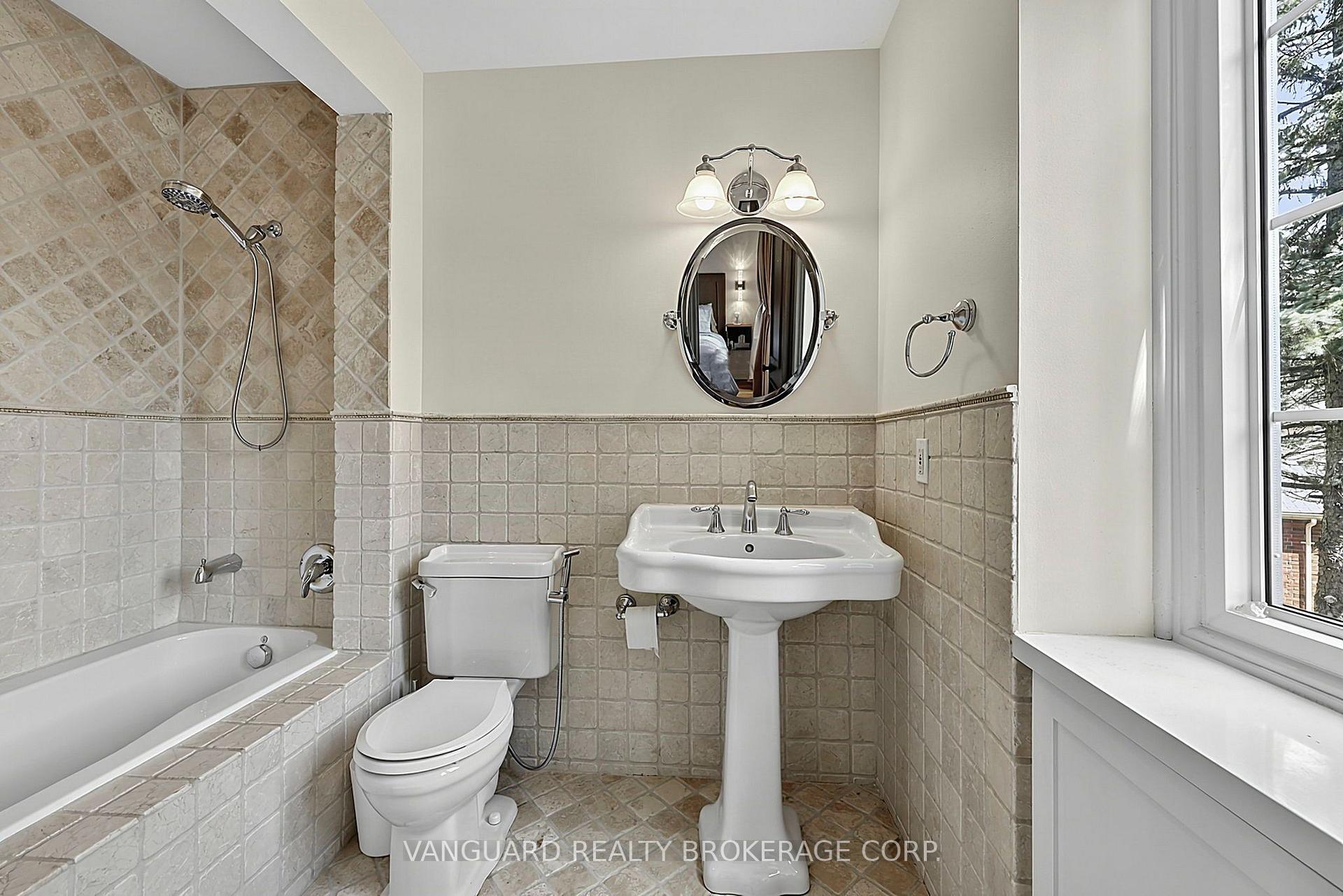Photo 13 of 336 Dingle Court, Caledon, Bolton North — HOMEH