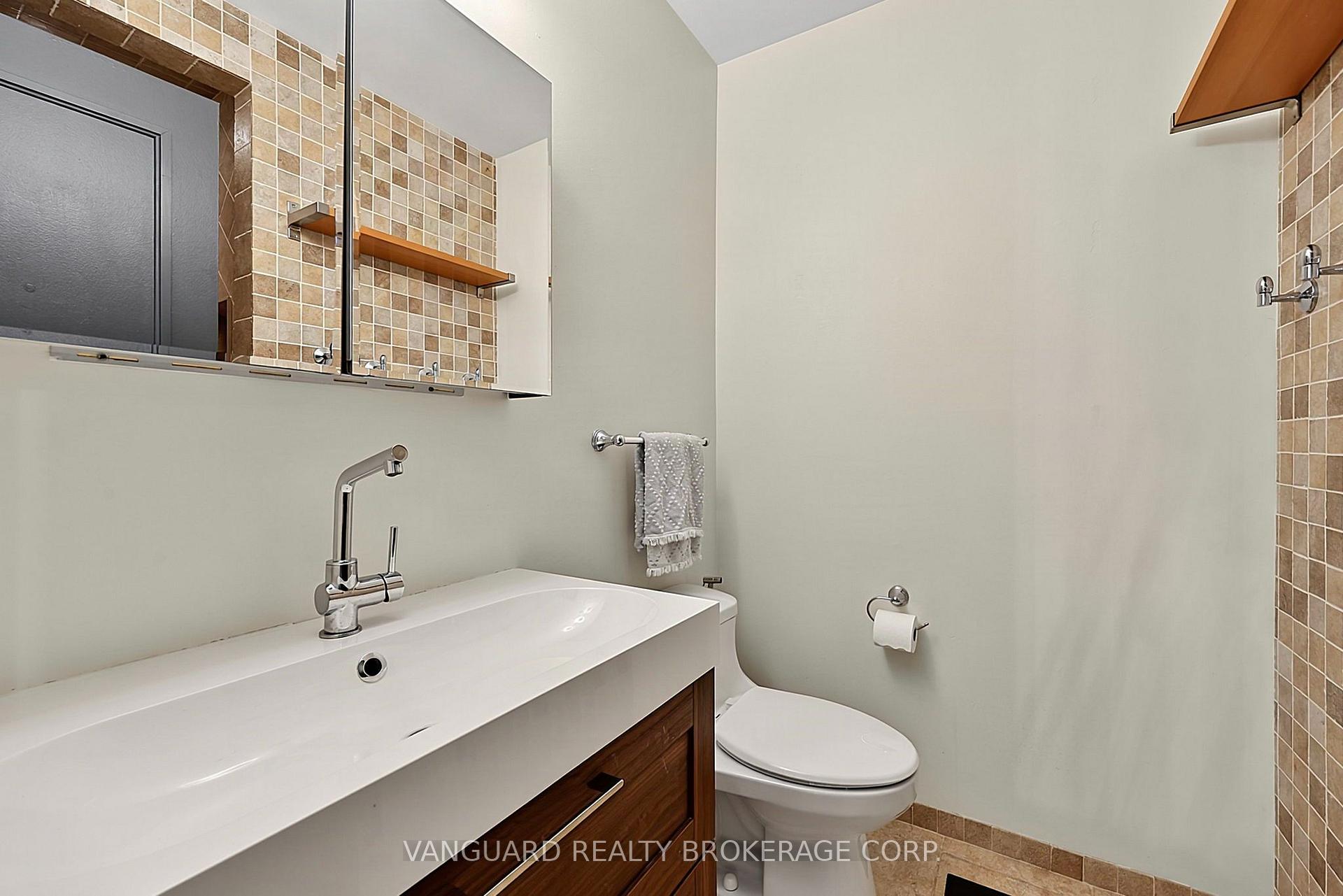 Photo 16 of 336 Dingle Court, Caledon, Bolton North — HOMEH