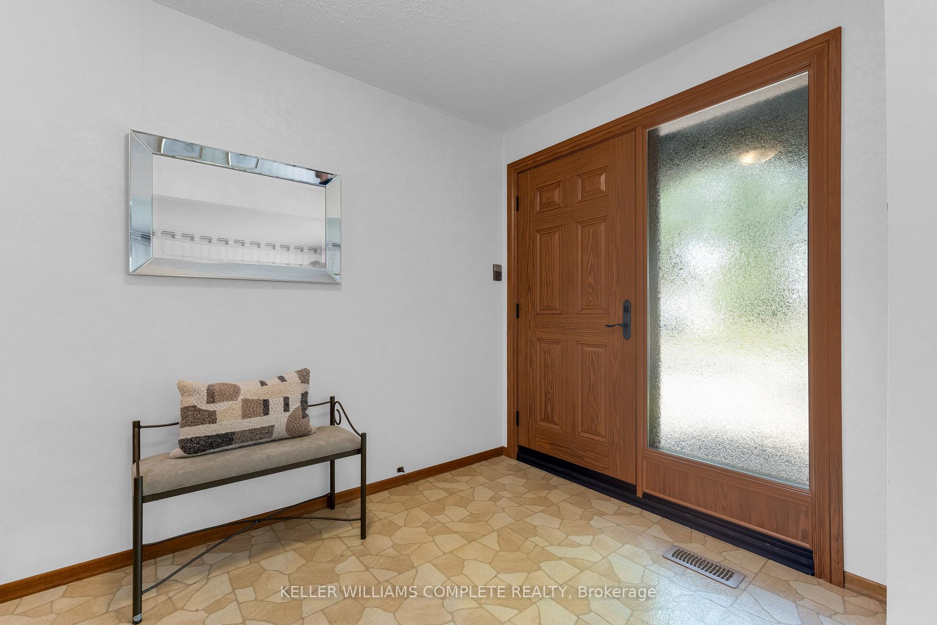 Photo 4 of 2134 Cartier Crescent, Burlington, Brant Hills — HOMEH