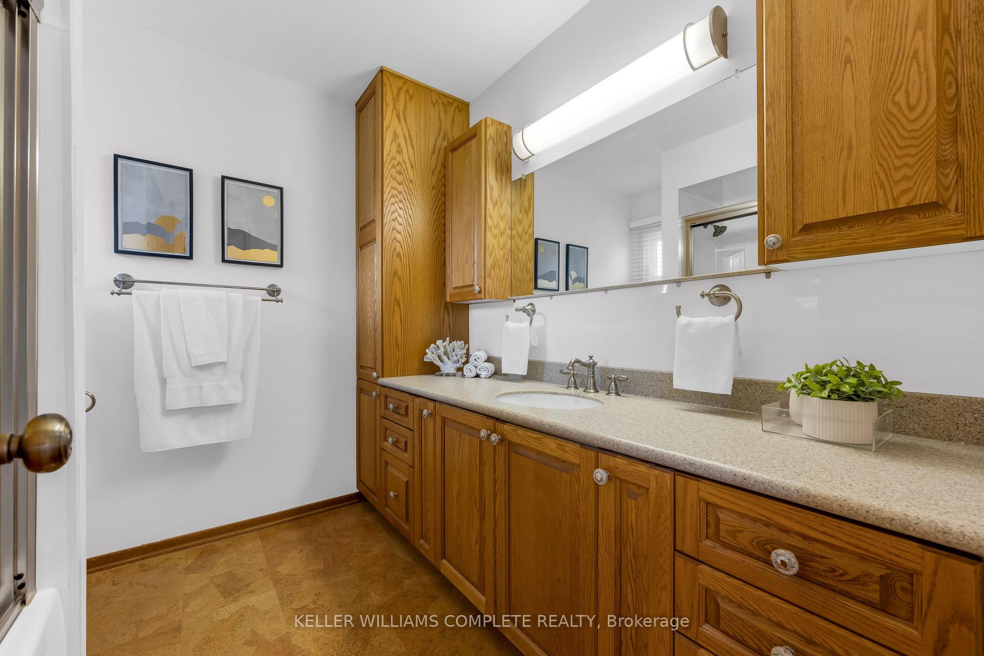 Photo 19 of 2134 Cartier Crescent, Burlington, Brant Hills — HOMEH