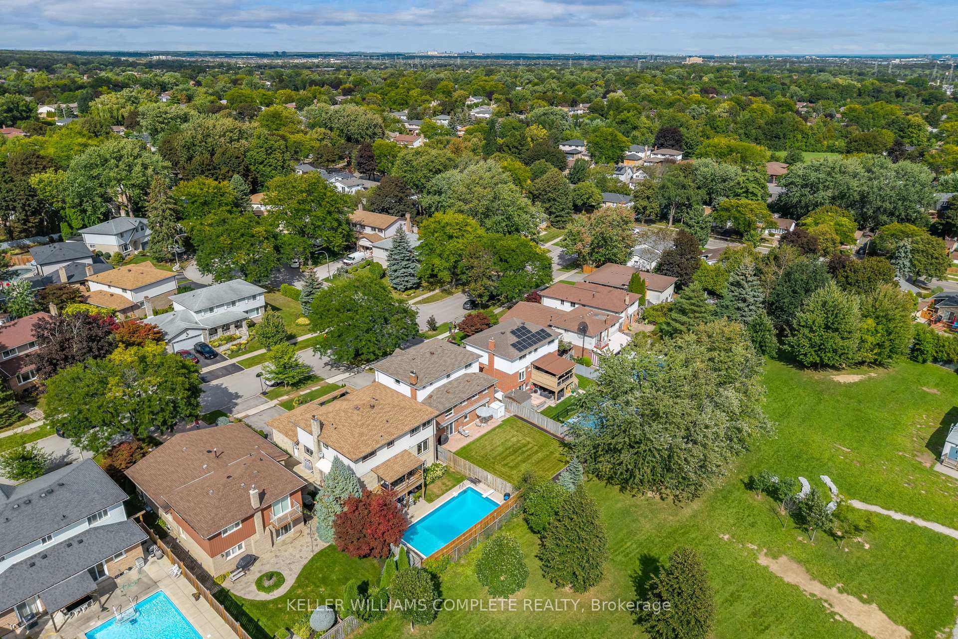 Photo 36 of 2134 Cartier Crescent, Burlington, Brant Hills — HOMEH