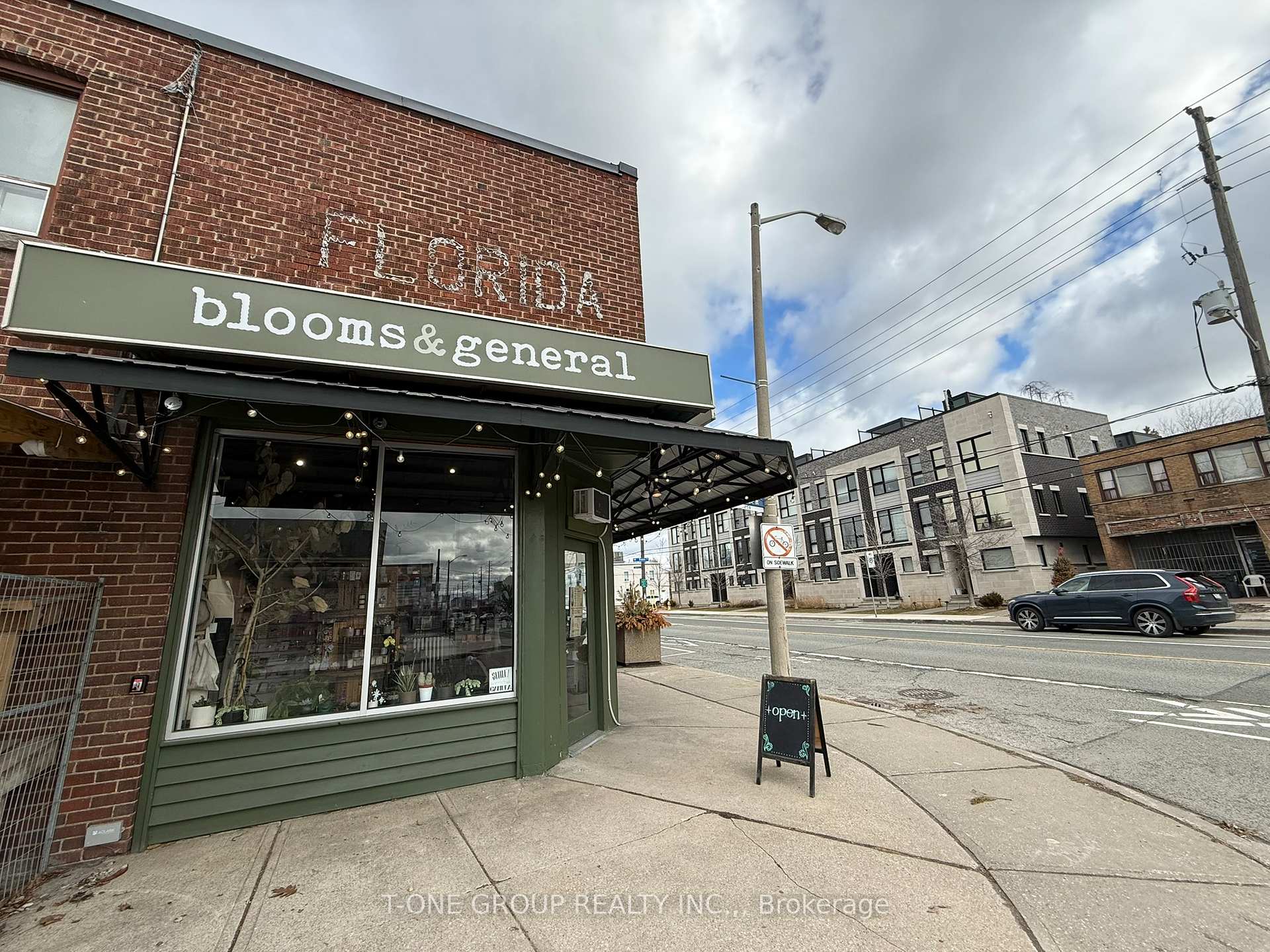 Photo 1 of Unit Unit 2, 418 Royal York Road, Etobicoke, Mimico — HOMEH