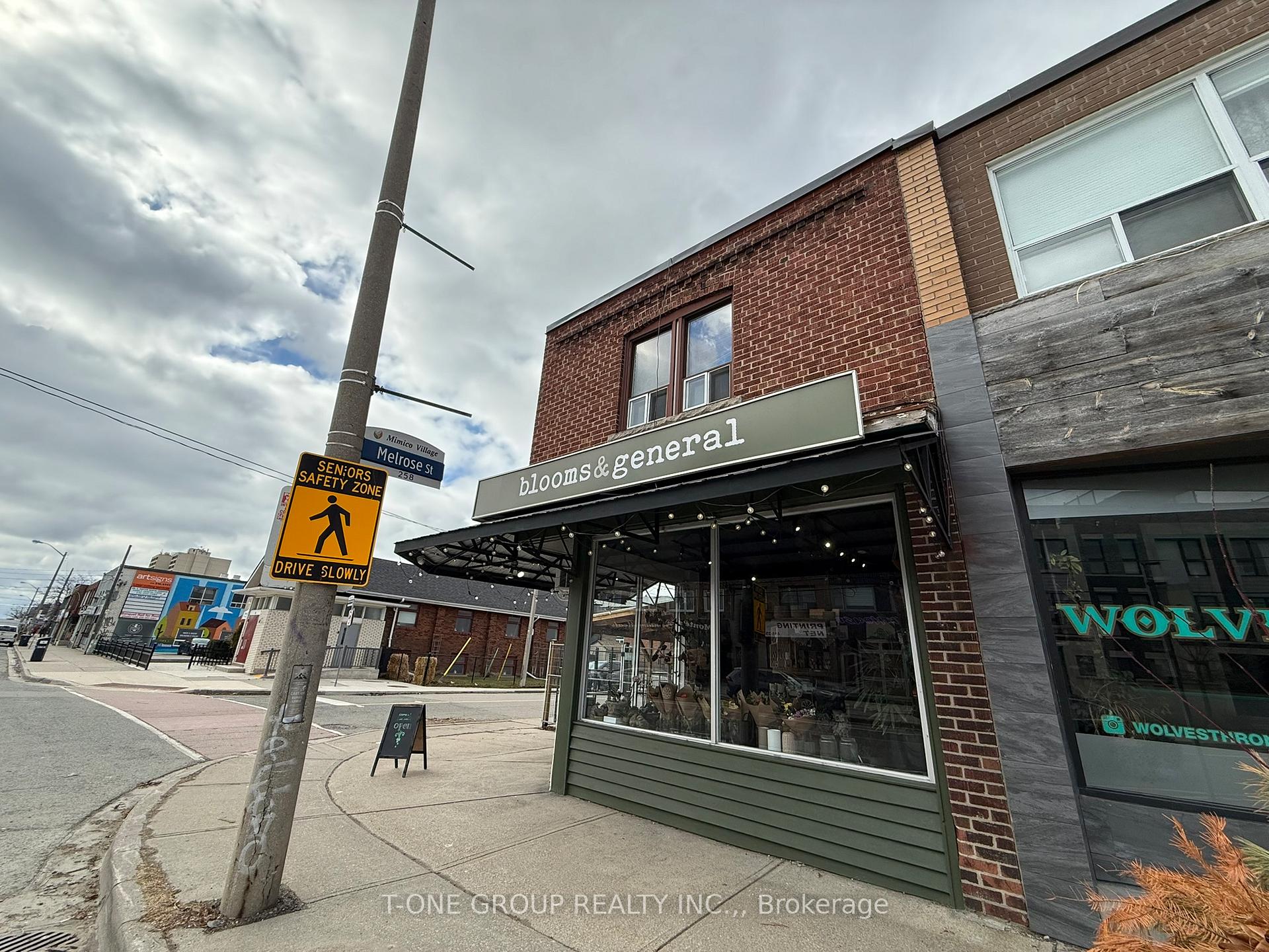 Photo 2 of Unit Unit 2, 418 Royal York Road, Etobicoke, Mimico — HOMEH