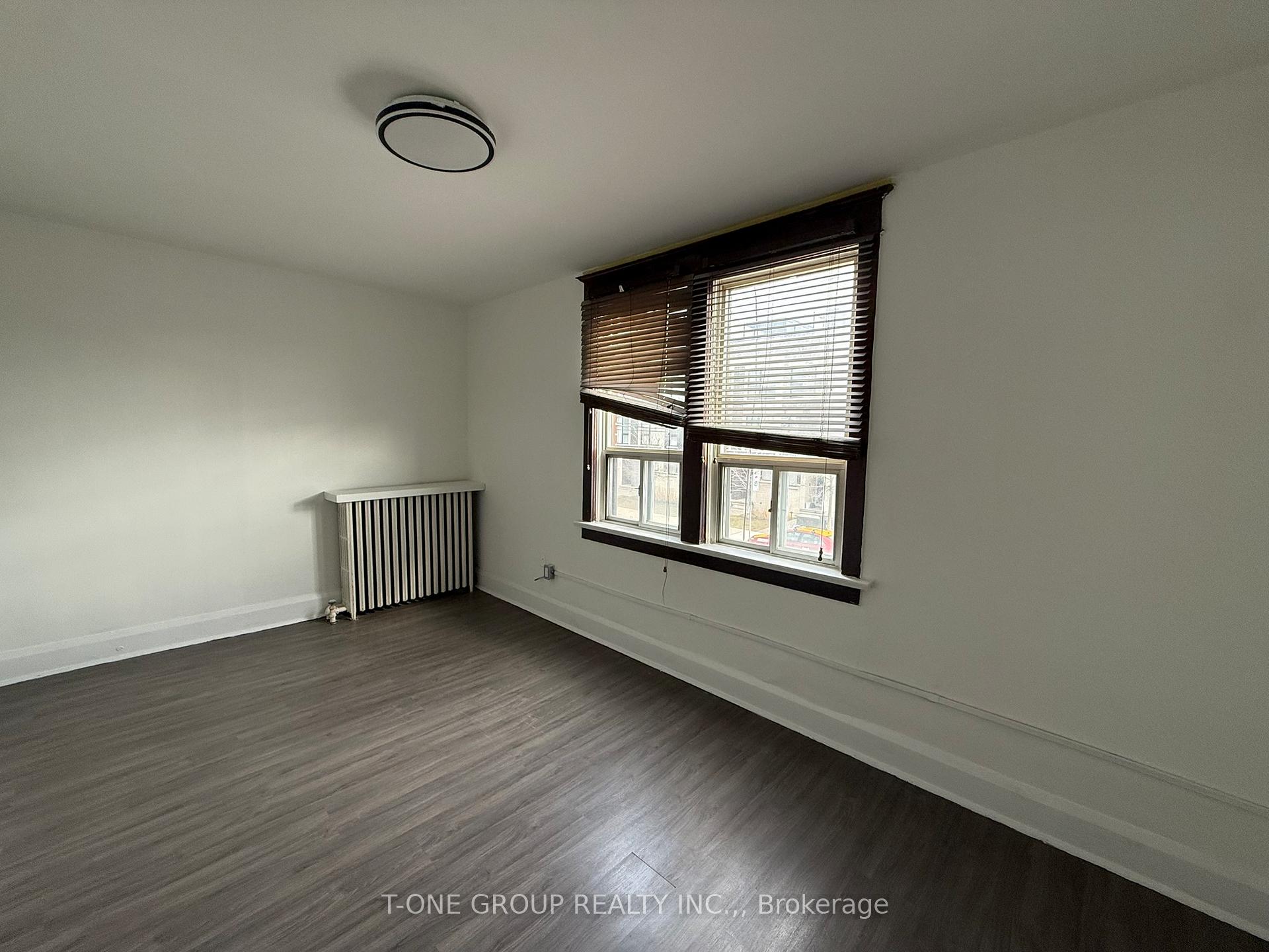 Photo 7 of Unit Unit 2, 418 Royal York Road, Etobicoke, Mimico — HOMEH
