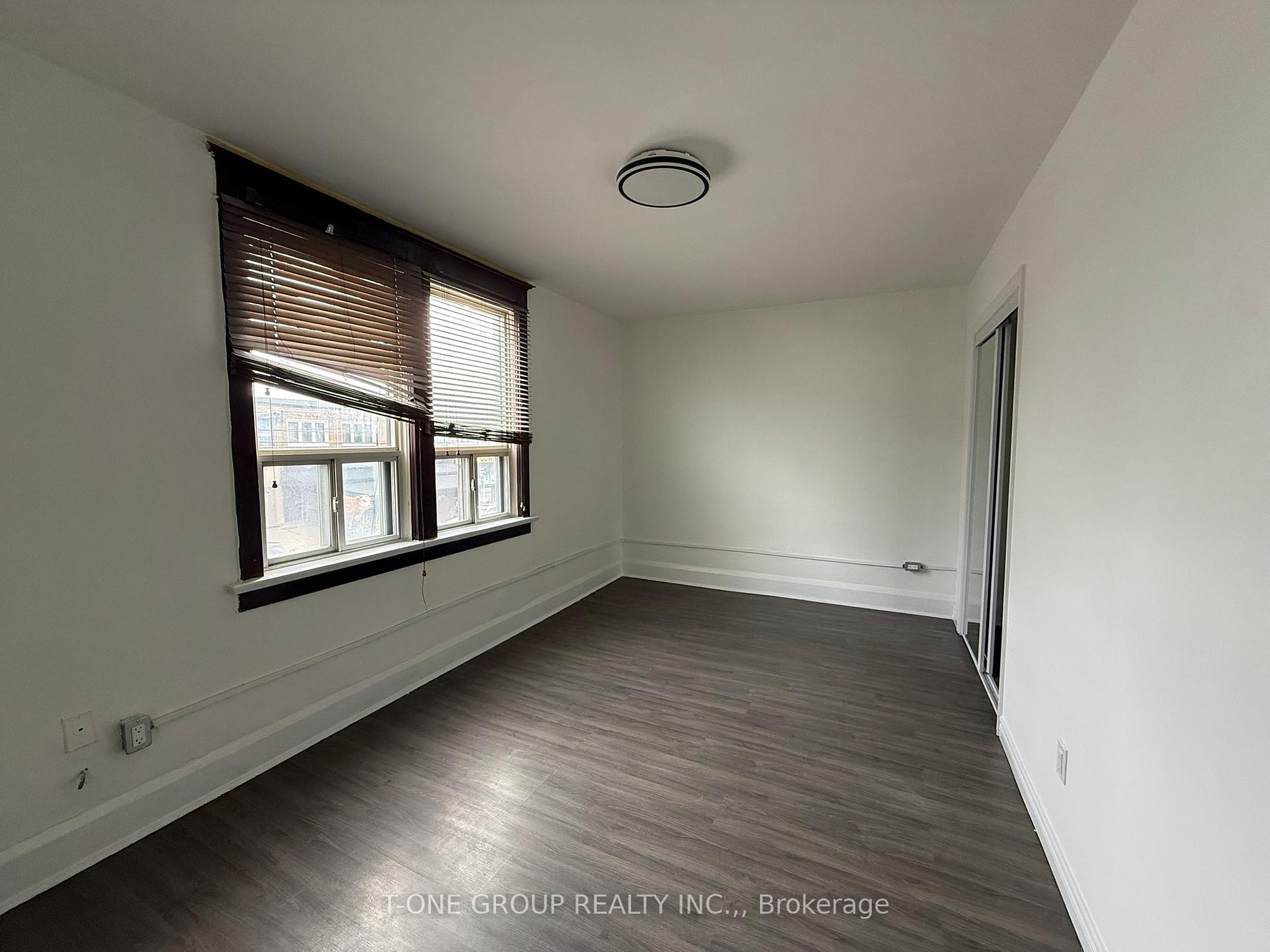Photo 8 of Unit Unit 2, 418 Royal York Road, Etobicoke, Mimico — HOMEH