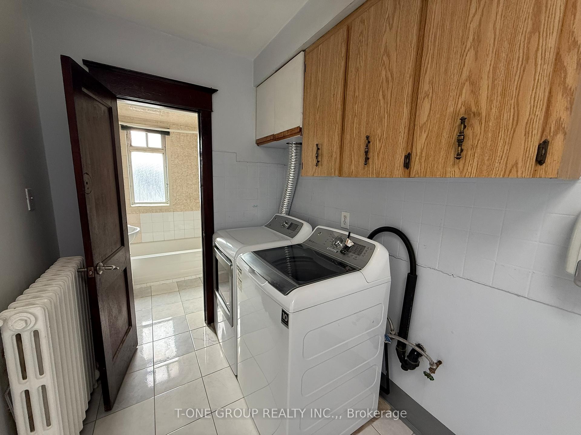 Photo 11 of Unit Unit 2, 418 Royal York Road, Etobicoke, Mimico — HOMEH