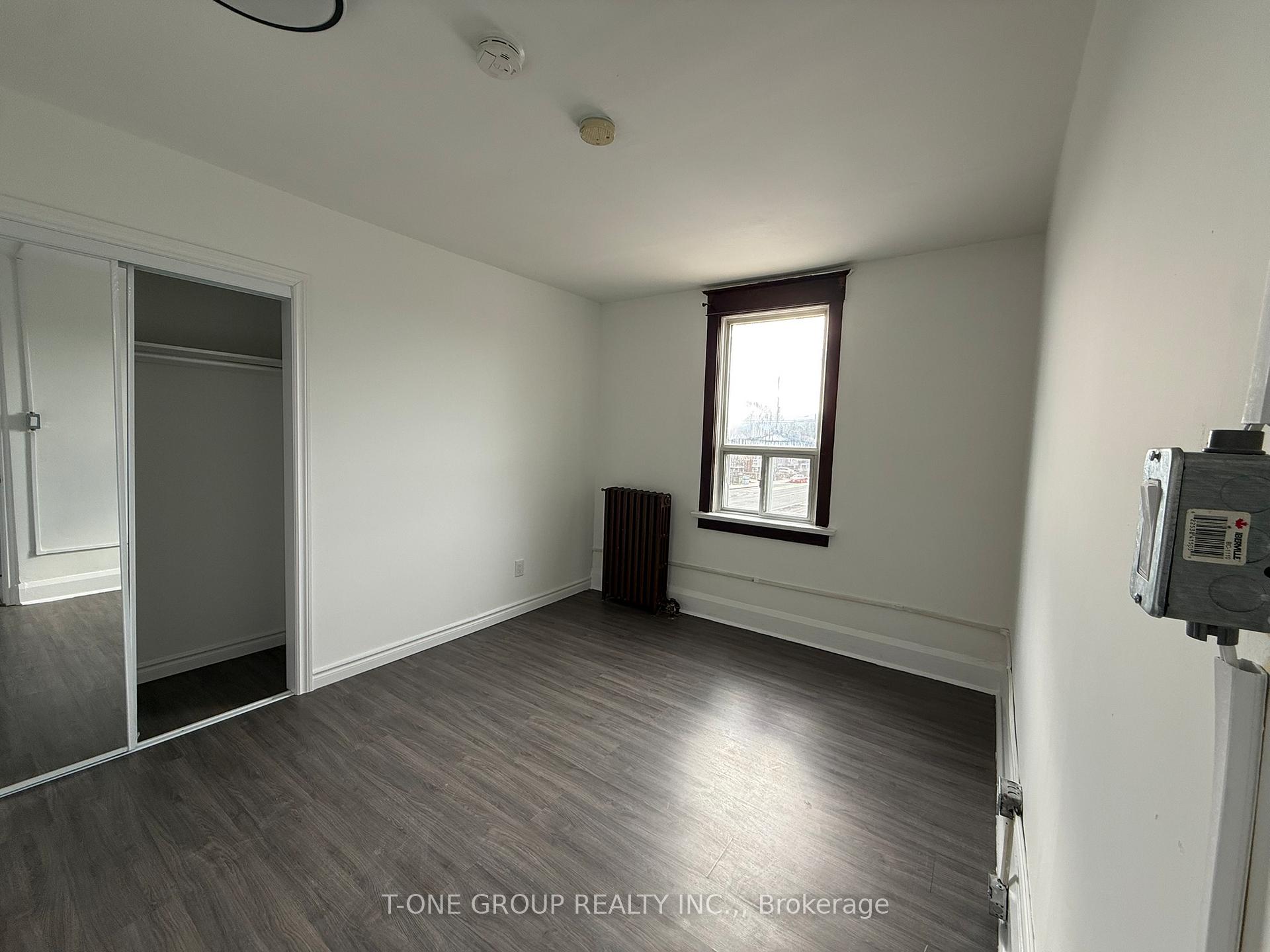 Photo 12 of Unit Unit 2, 418 Royal York Road, Etobicoke, Mimico — HOMEH