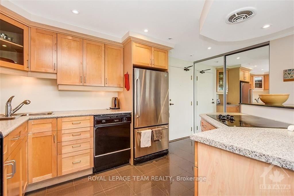 Photo 6 of Unit 712, 40 Landry Street, Ottawa, Vanier — HOMEH