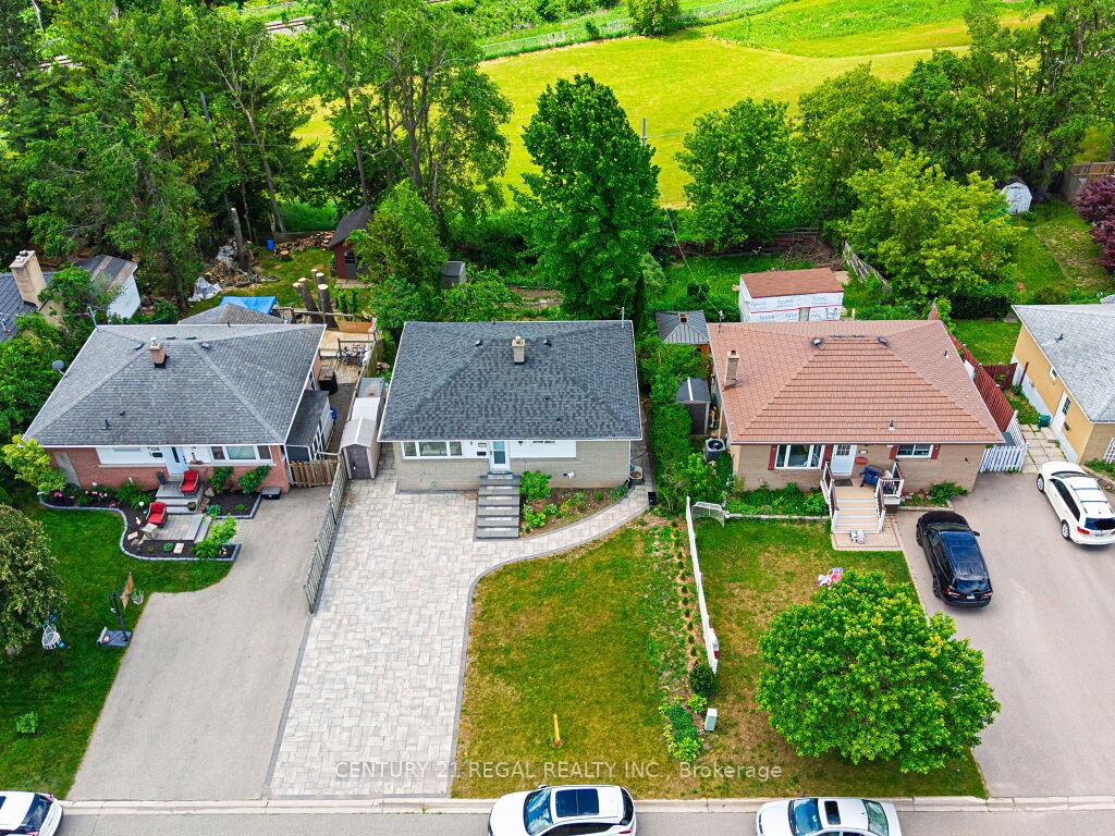 Photo 3 of 122 Longfield Road, Halton Hills, Acton — HOMEH
