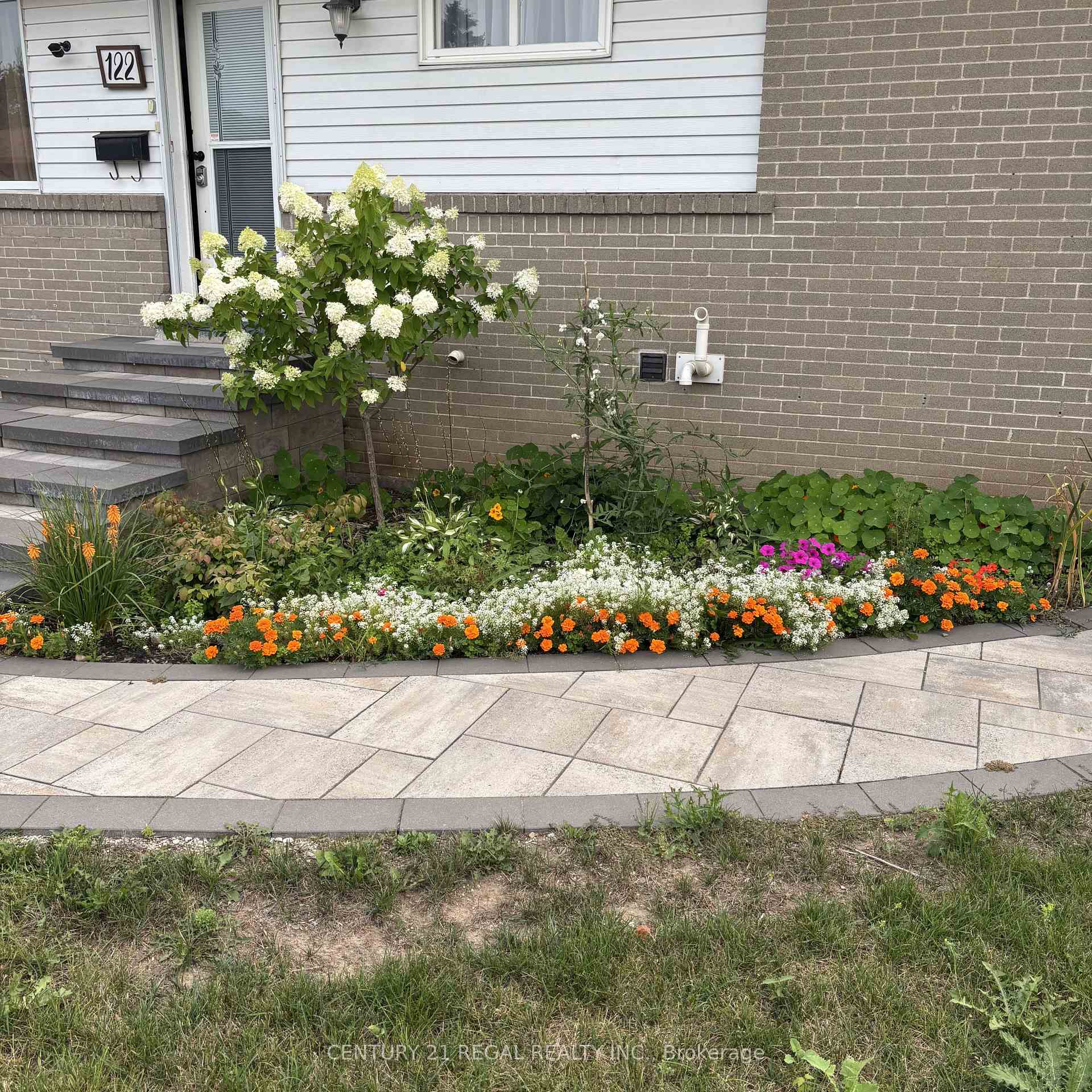 Photo 4 of 122 Longfield Road, Halton Hills, Acton — HOMEH