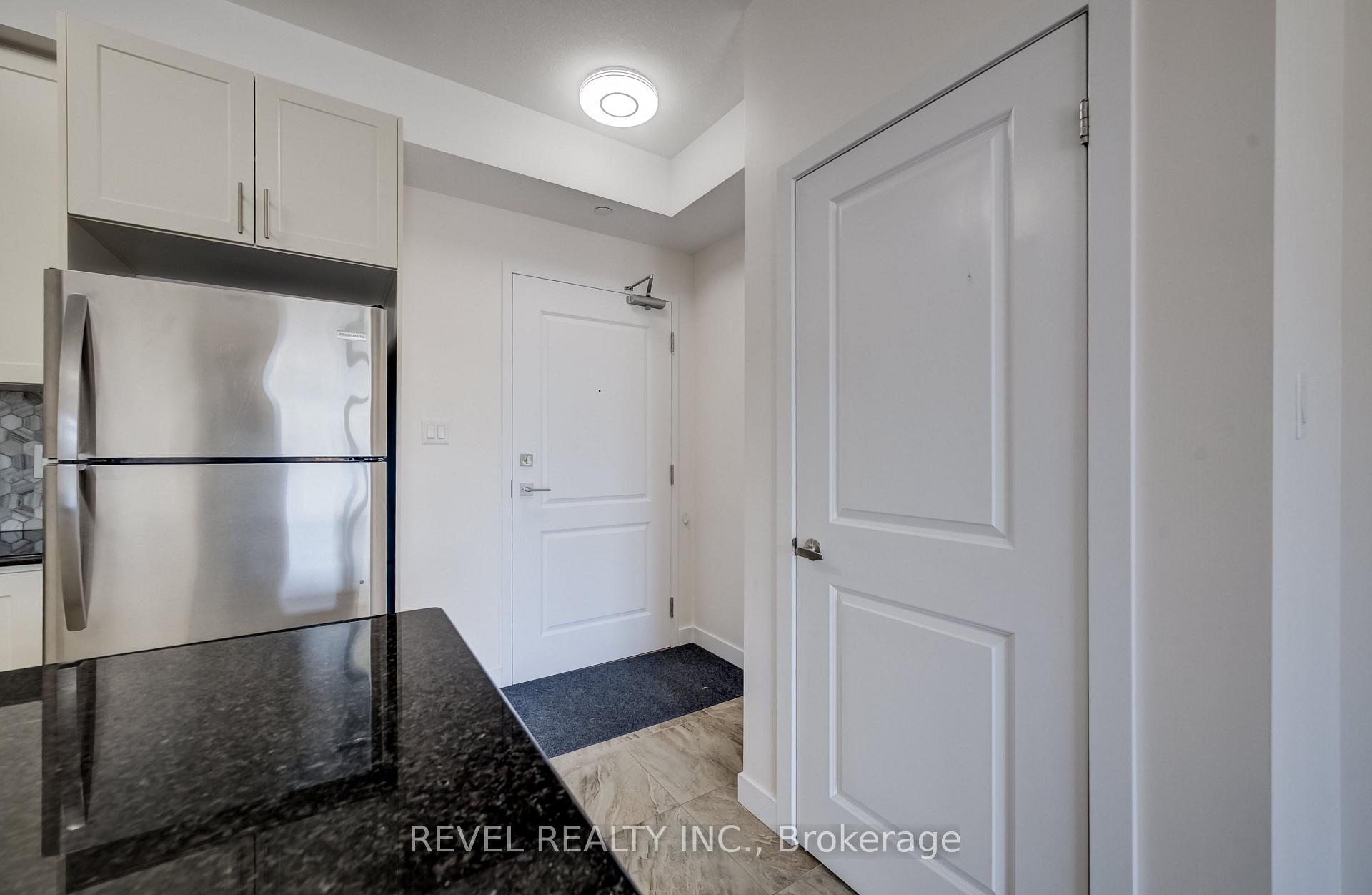 Photo 4 of Unit 235, 125 Shoreview Place, Hamilton, Lakeshore — HOMEH