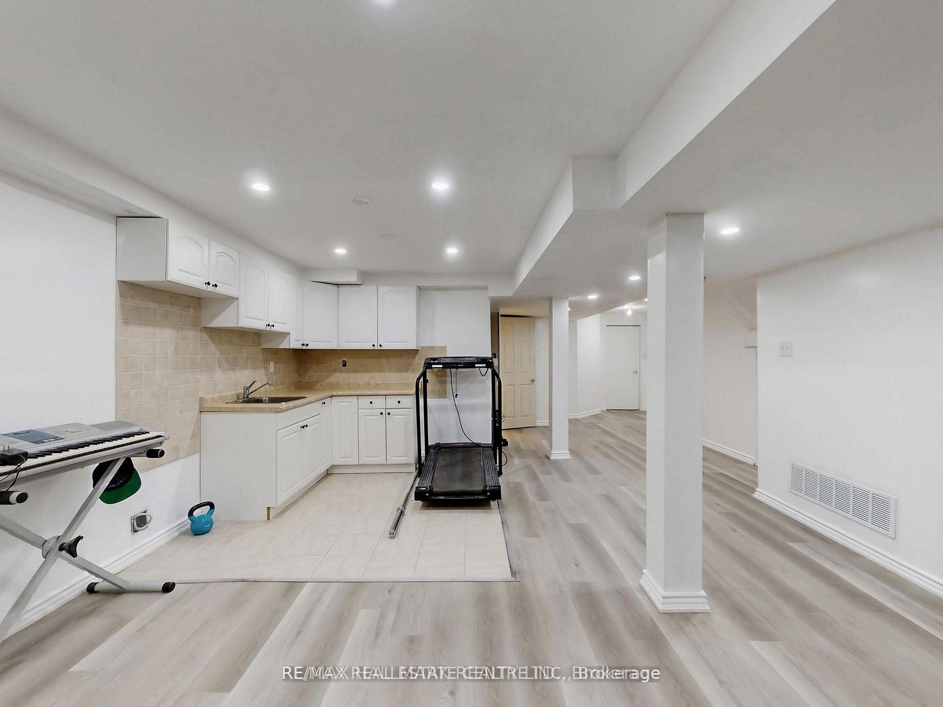 Photo 2 of Unit (Basement), 671 Deckhouse Court, Mississauga, Meadowvale Village — HOMEH