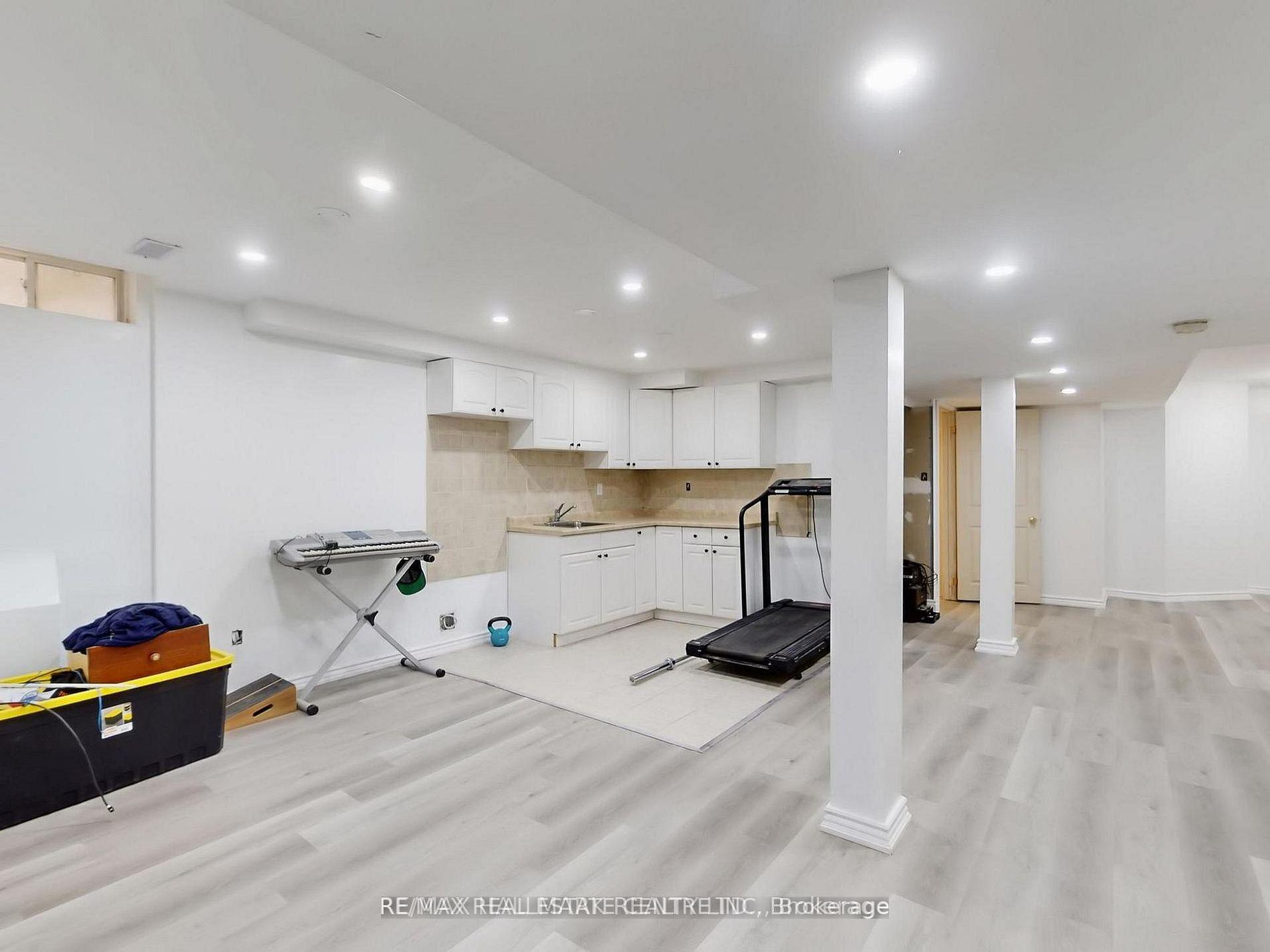 Photo 4 of Unit (Basement), 671 Deckhouse Court, Mississauga, Meadowvale Village — HOMEH