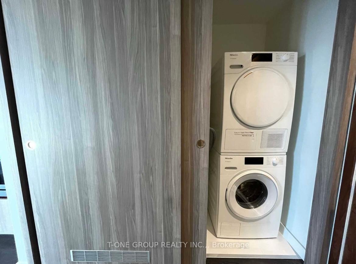 Photo 22 of Unit 1609, 85 Mcmahon Drive, North York, Bayview Village — HOMEH