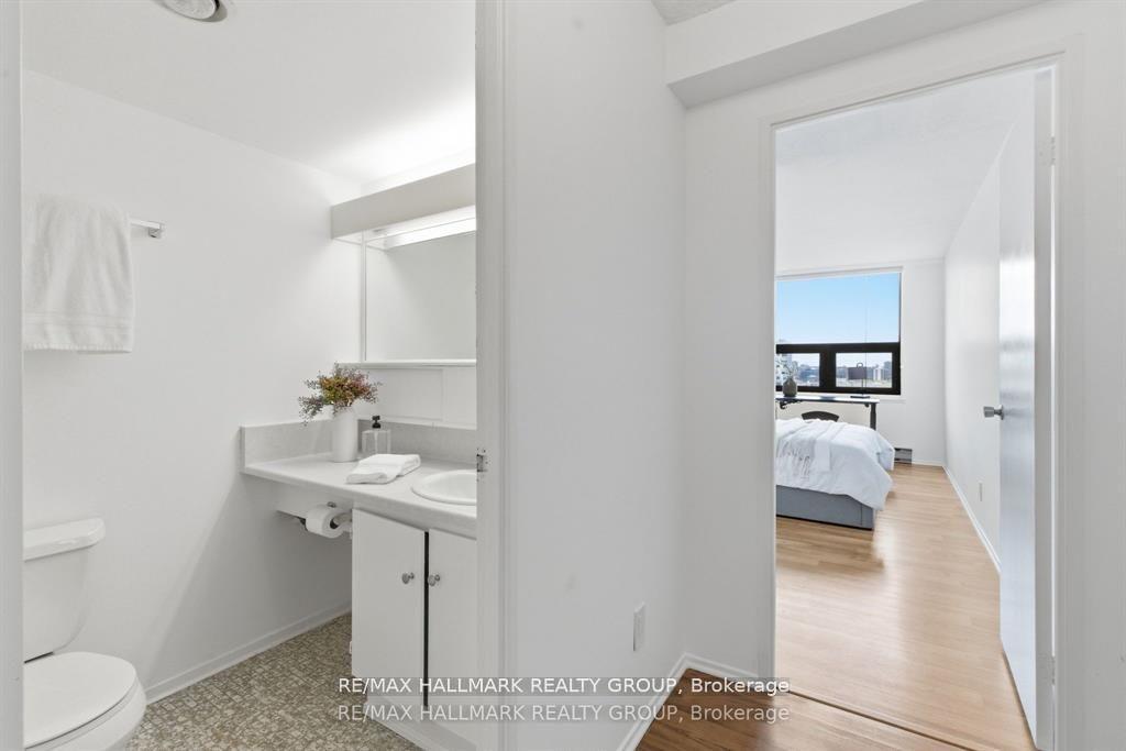 Photo 13 of Unit 2003, 71 Somerset Street W, Ottawa, Ottawa Centre/Golden Triangle — HOMEH