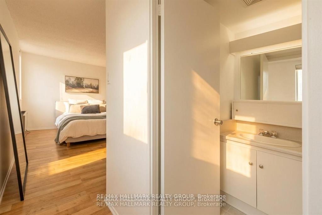 Photo 33 of Unit 2003, 71 Somerset Street W, Ottawa, Ottawa Centre/Golden Triangle — HOMEH