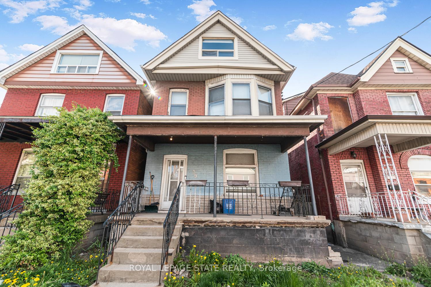 Photo 3 of 39 Arthur Avenue N, Hamilton, Gibson — HOMEH
