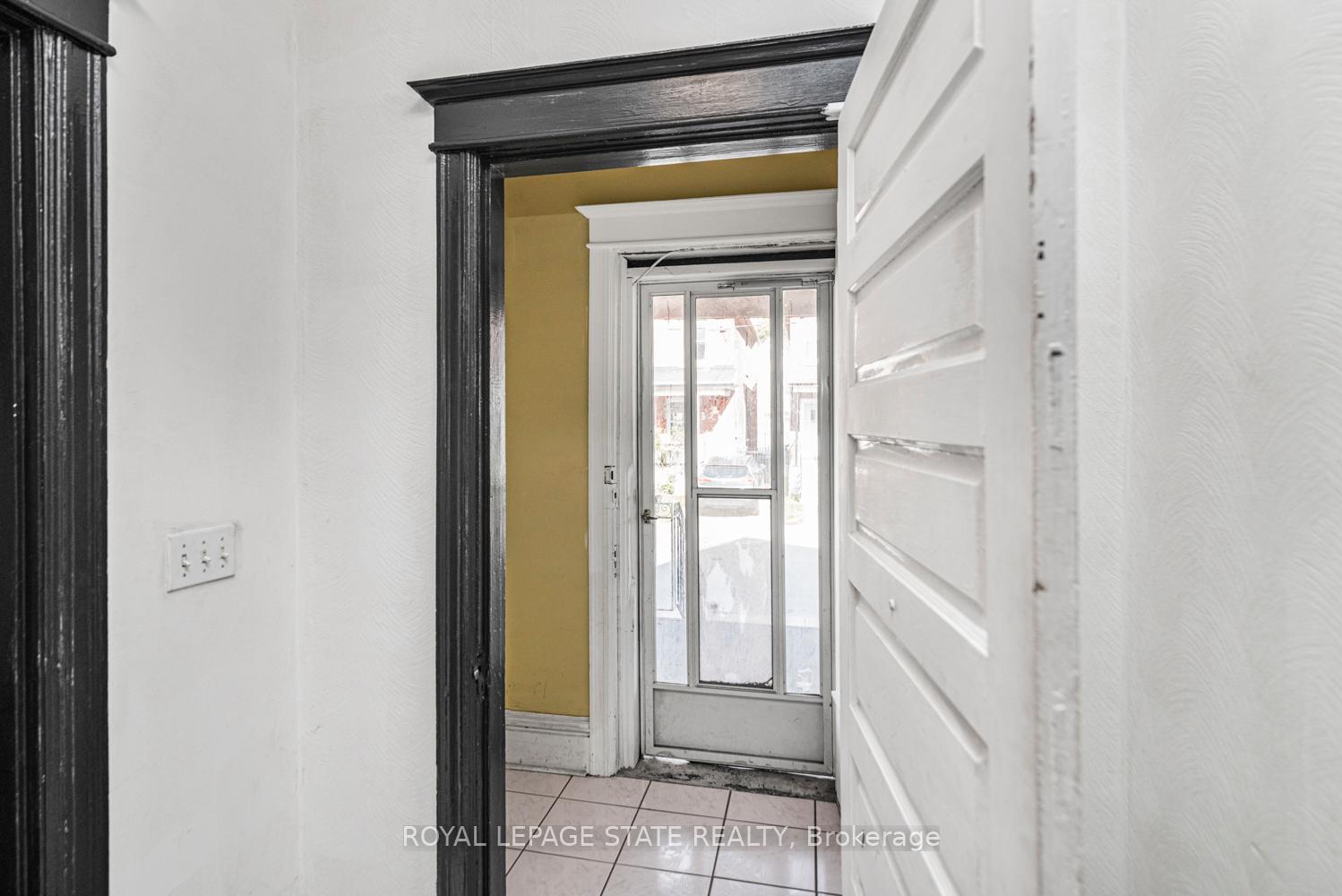 Photo 6 of 39 Arthur Avenue N, Hamilton, Gibson — HOMEH