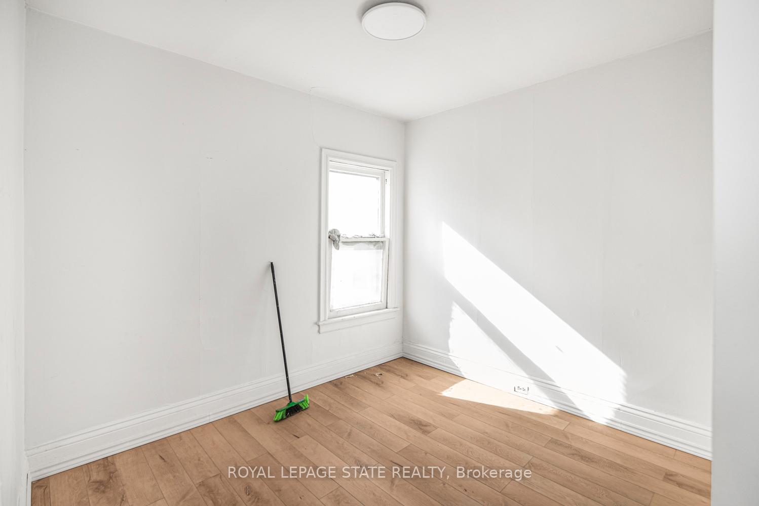 Photo 20 of 39 Arthur Avenue N, Hamilton, Gibson — HOMEH